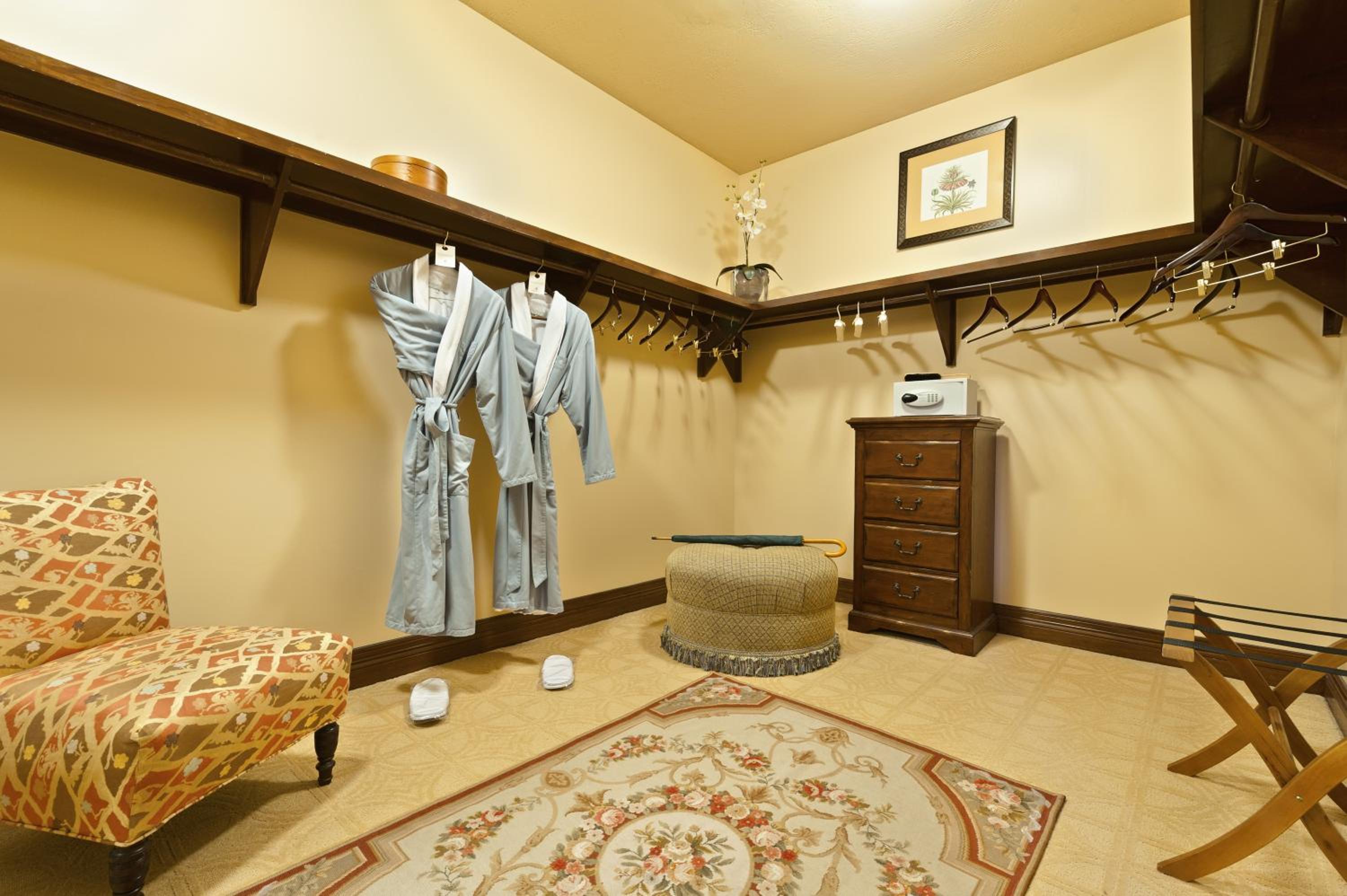 Three Bedroom Villa Suite - Photo 9