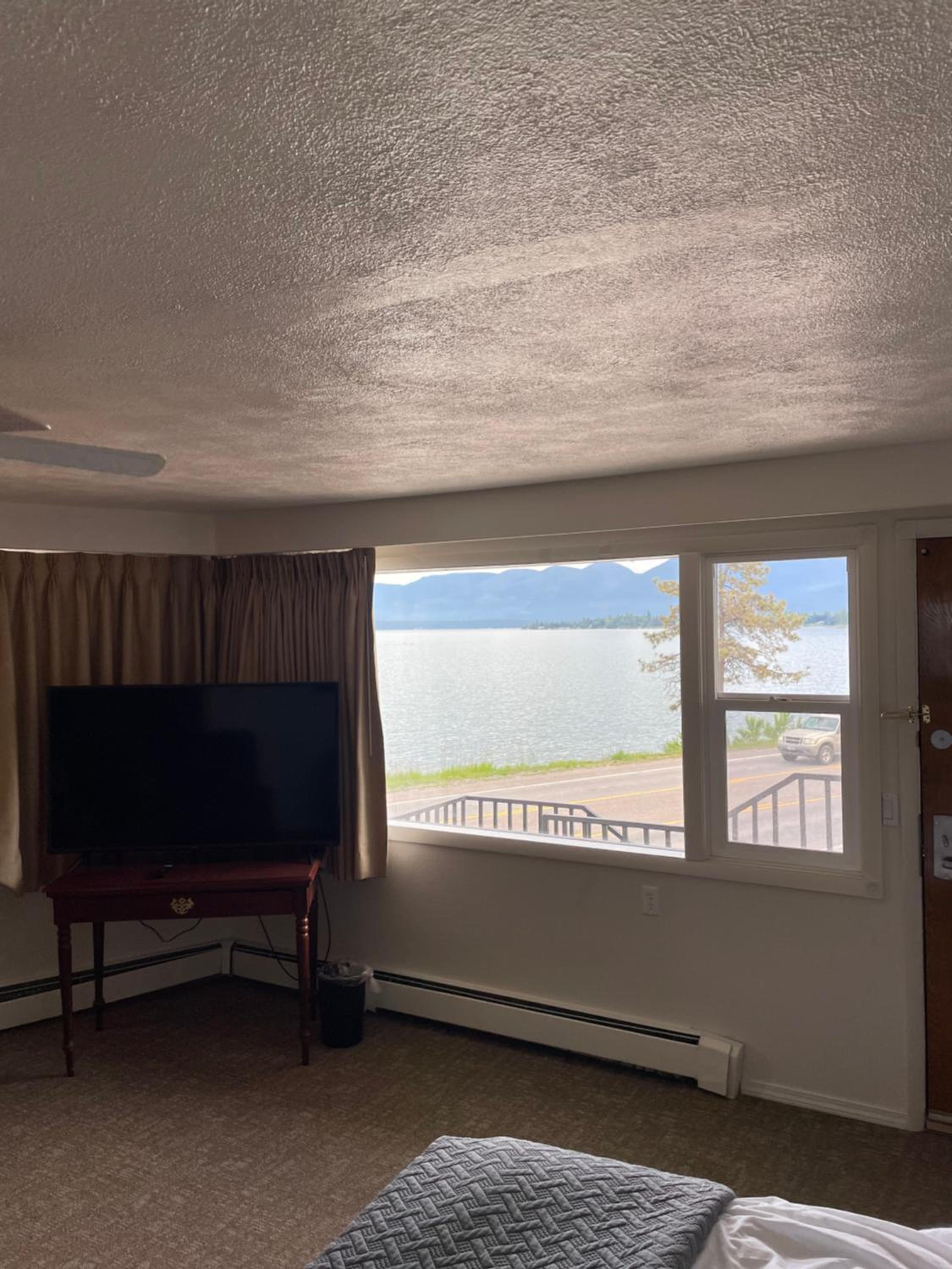 Junior Suite with Lake View - Photo 3