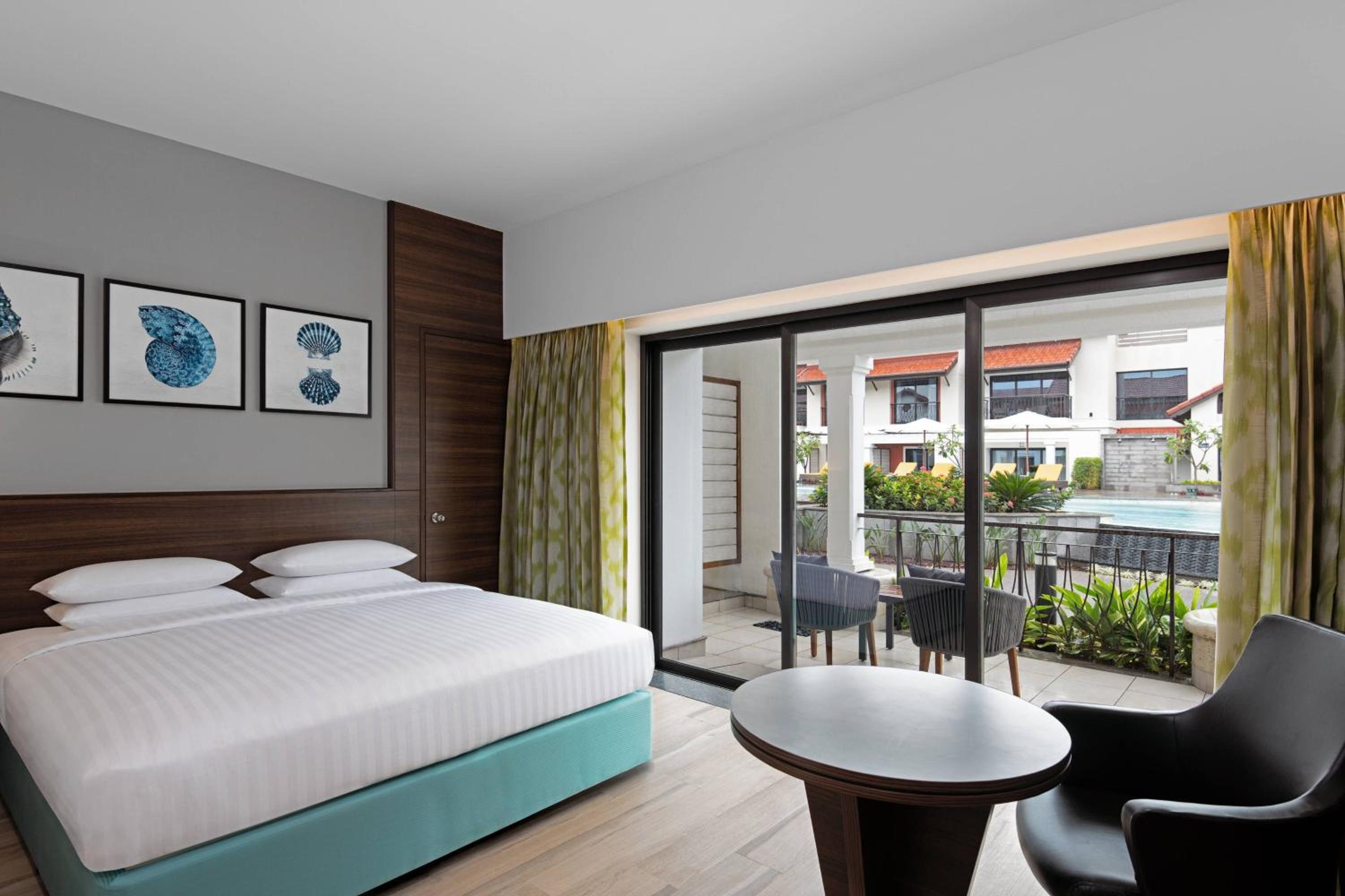 Family Studio with Pool View - Complimentary evening high tea on day of  arrival between 4.30 PM and 6.30 PM (validity 30th Sep, 2026) - Beer on Arrival - Photo 4