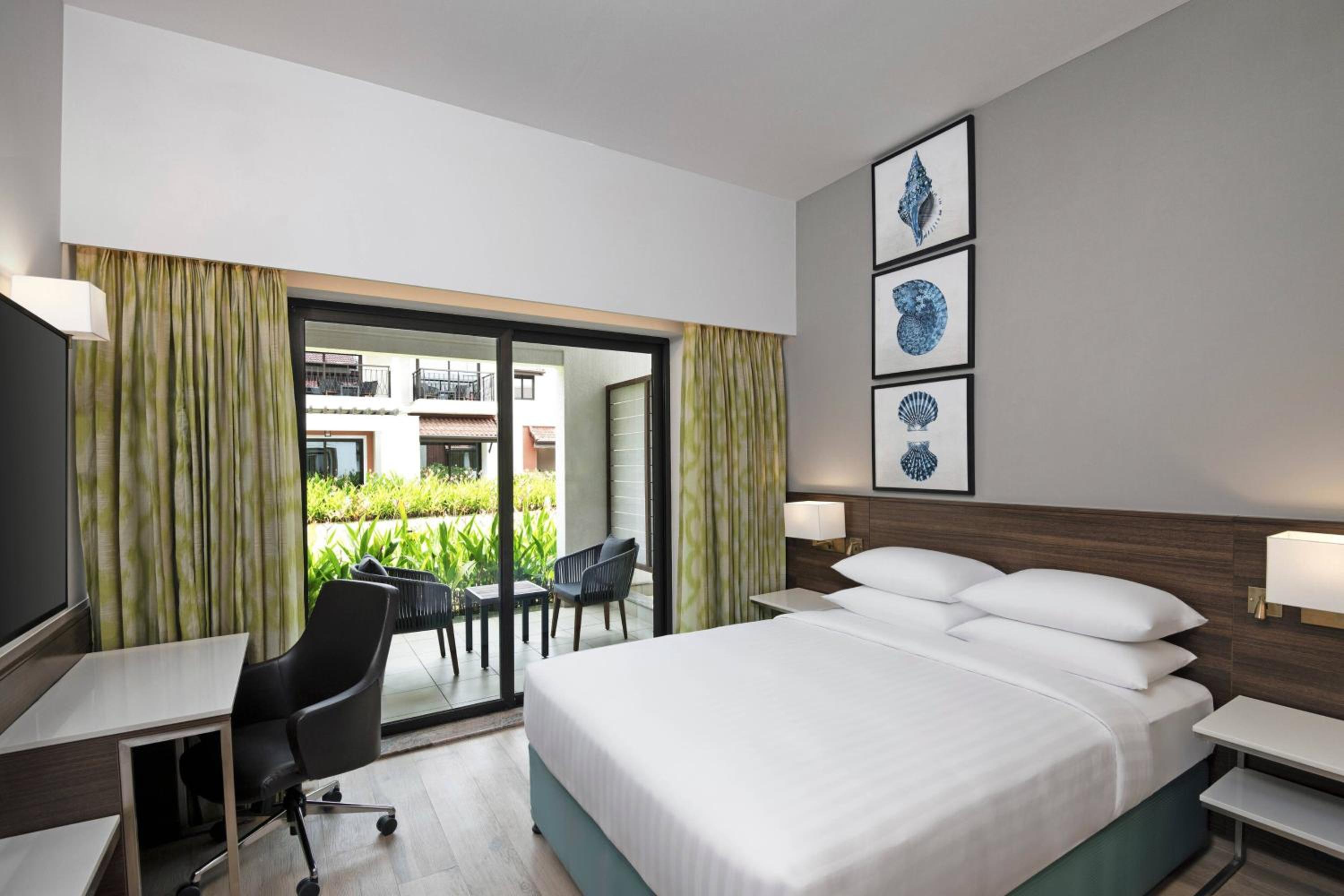Premium Queen Room with Patio and Garden View - Complimentary evening high tea on day of  arrival between 4.30 PM and 6.30 PM  (validity 30th Sep, 2026) - Beer on Arrival - Photo 2