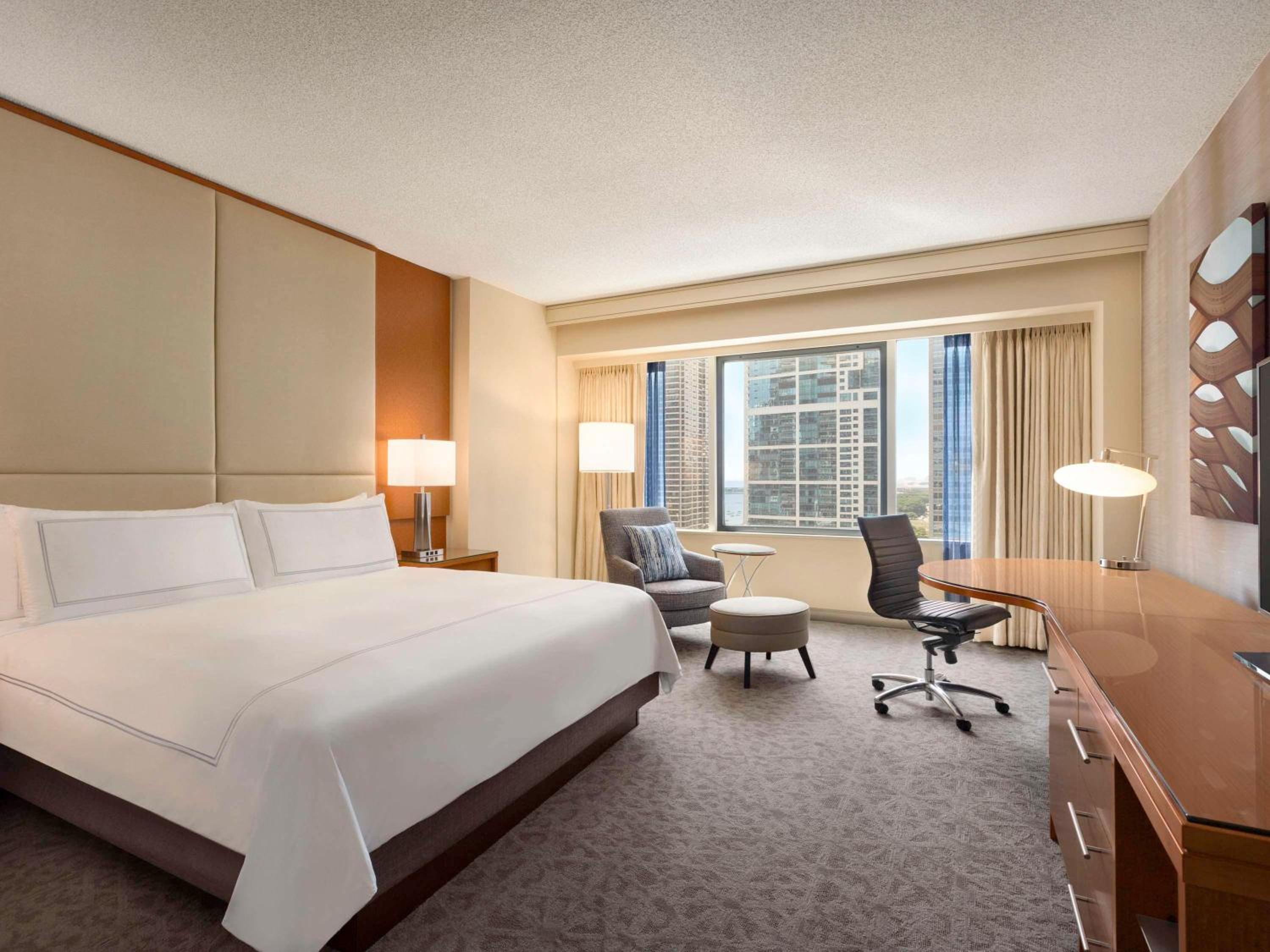 Classic King Room with Roll-In Shower - Disability Access