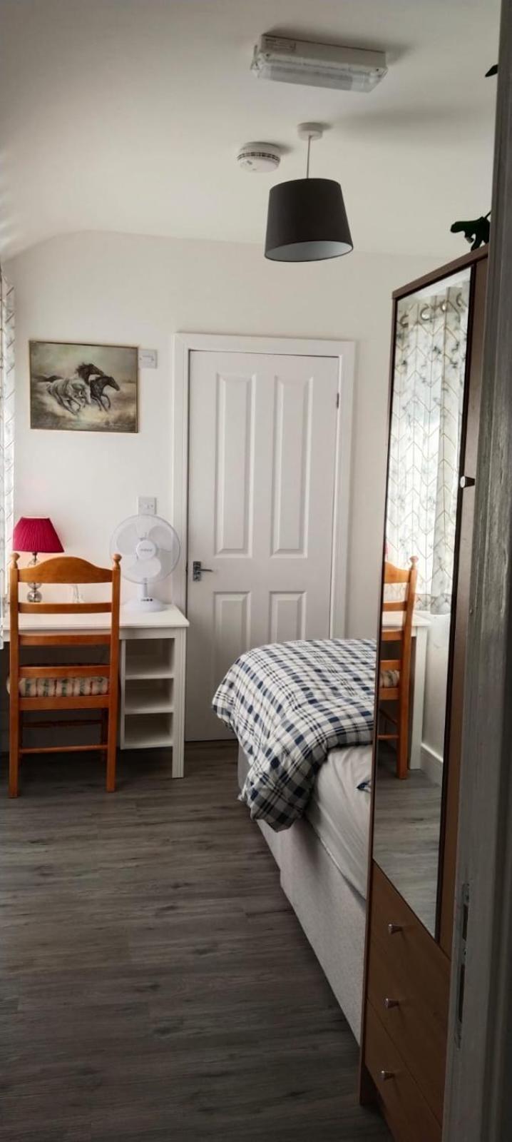 Double Room with Private Bathroom photo 1