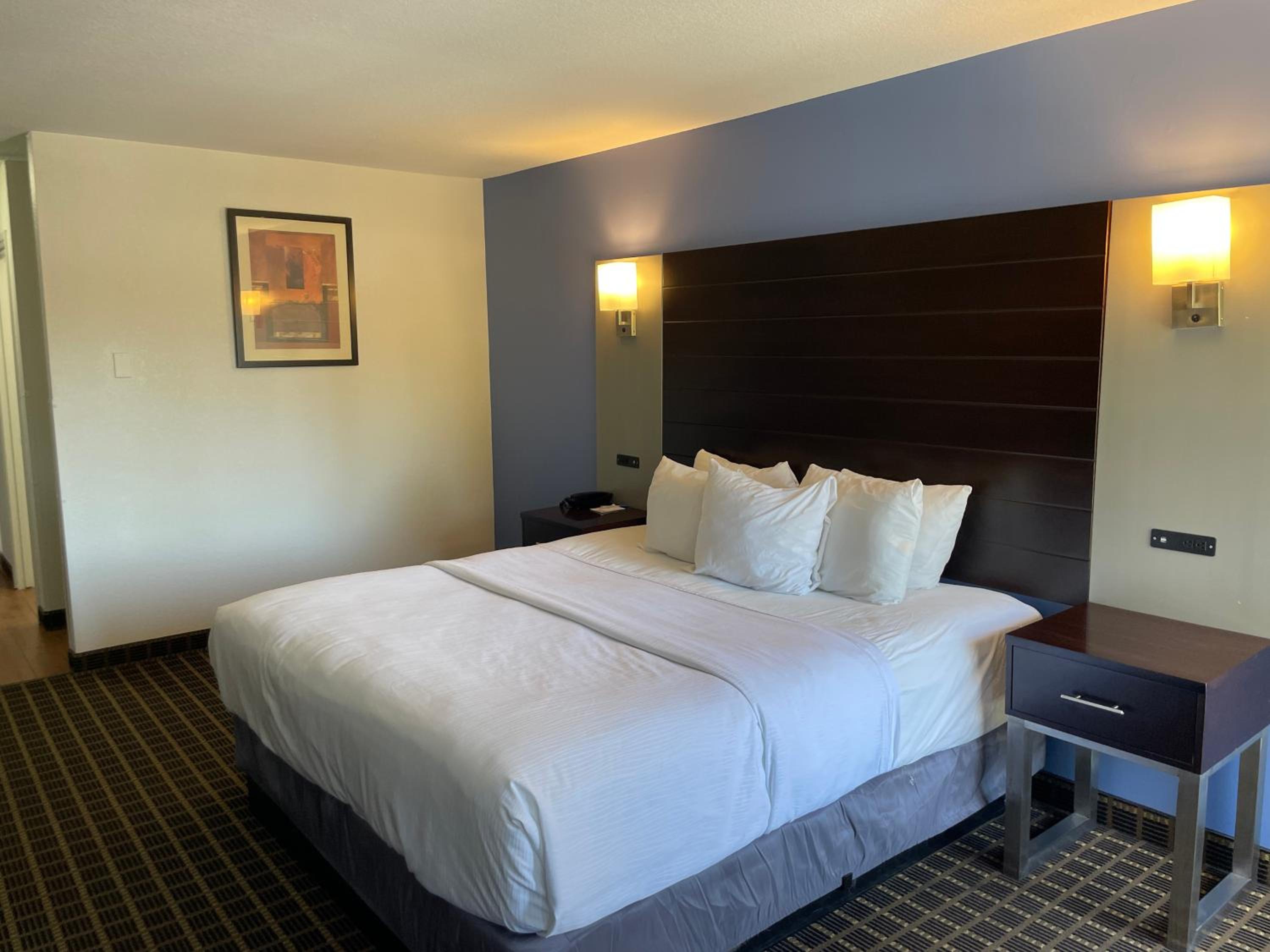 King Room - Disability Access/Non-Smoking