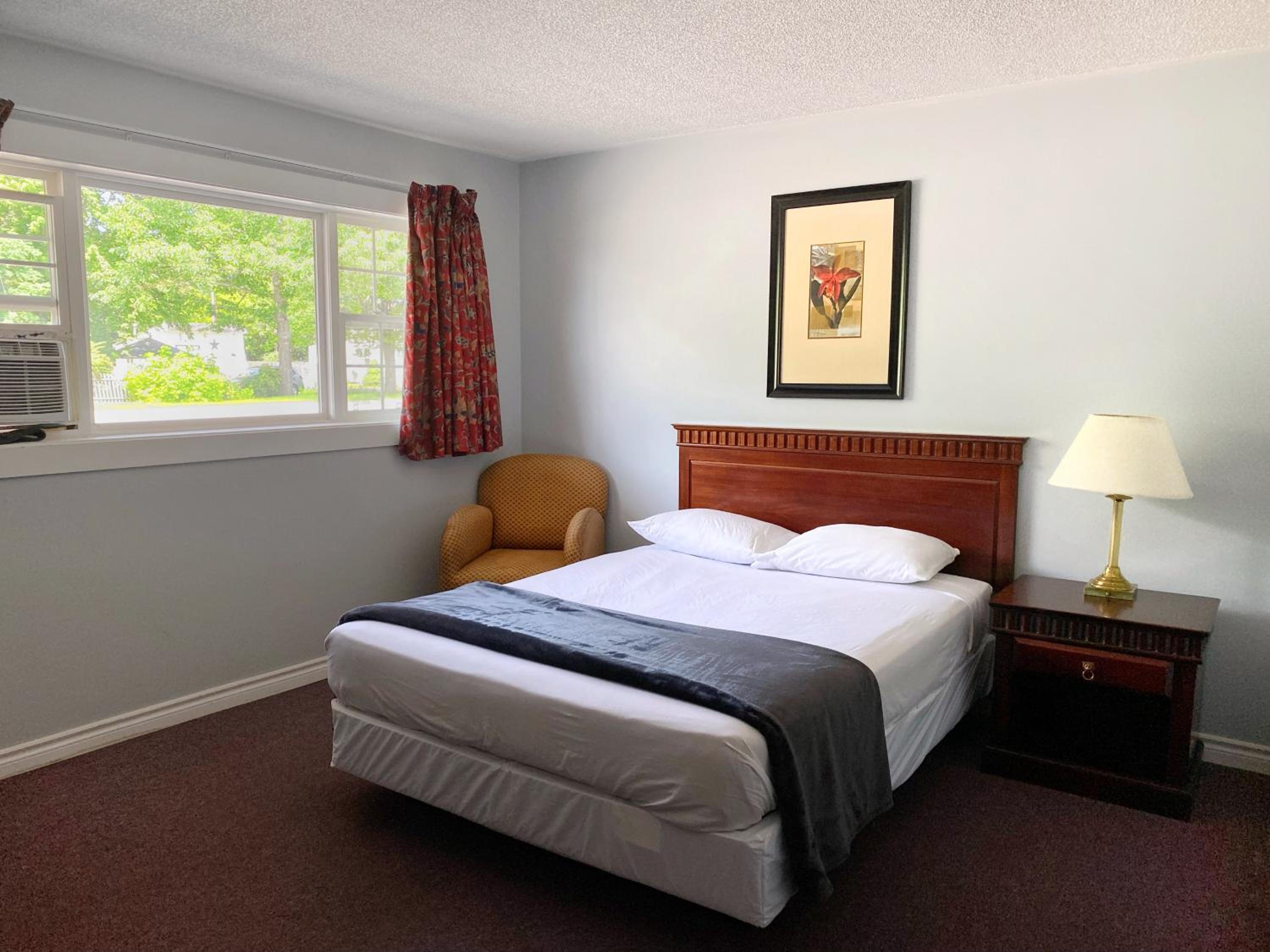 Queen Room photo 1
