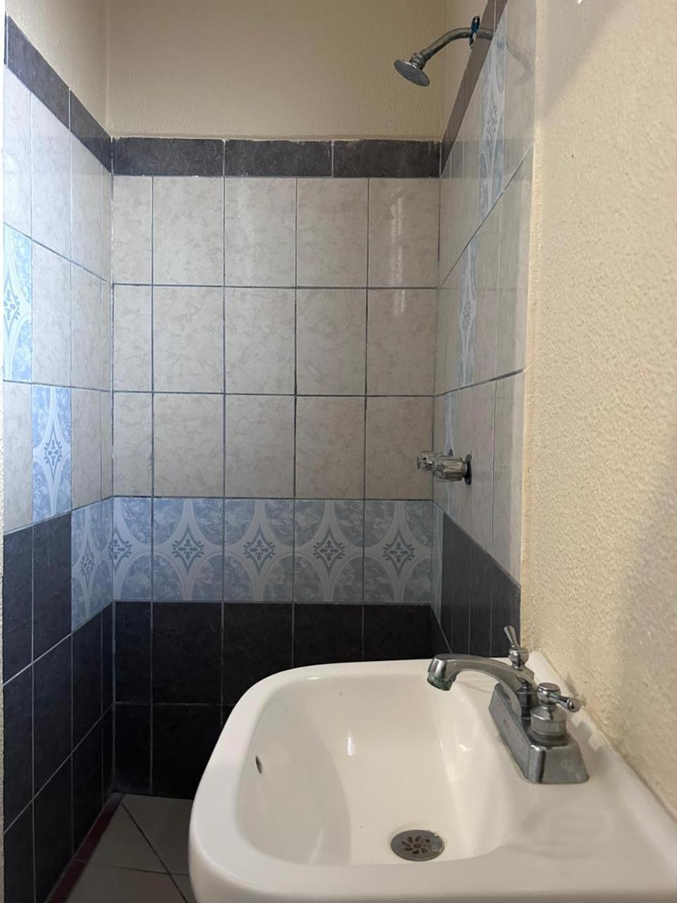 Standard Triple Room - Photo 2