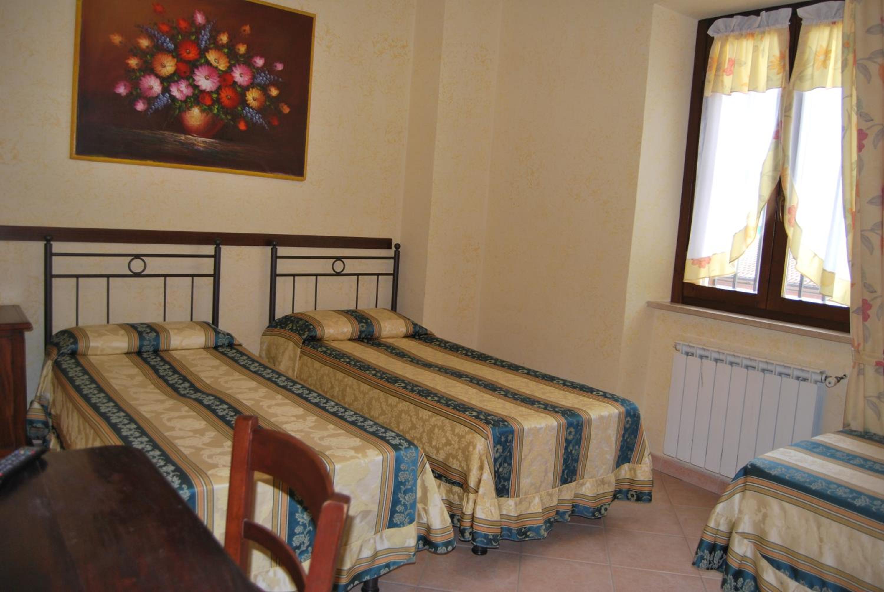 Triple Room with Garden View - Photo 3