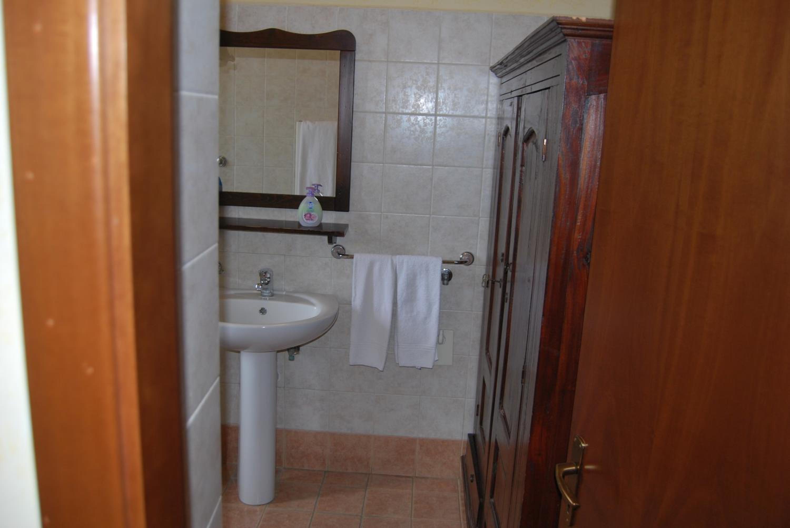 Triple Room with Garden View - Photo 4
