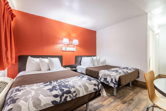 2 FULL BEDS | MOB ACC RI SHWR NSMK  MICFRIDGE photo 1