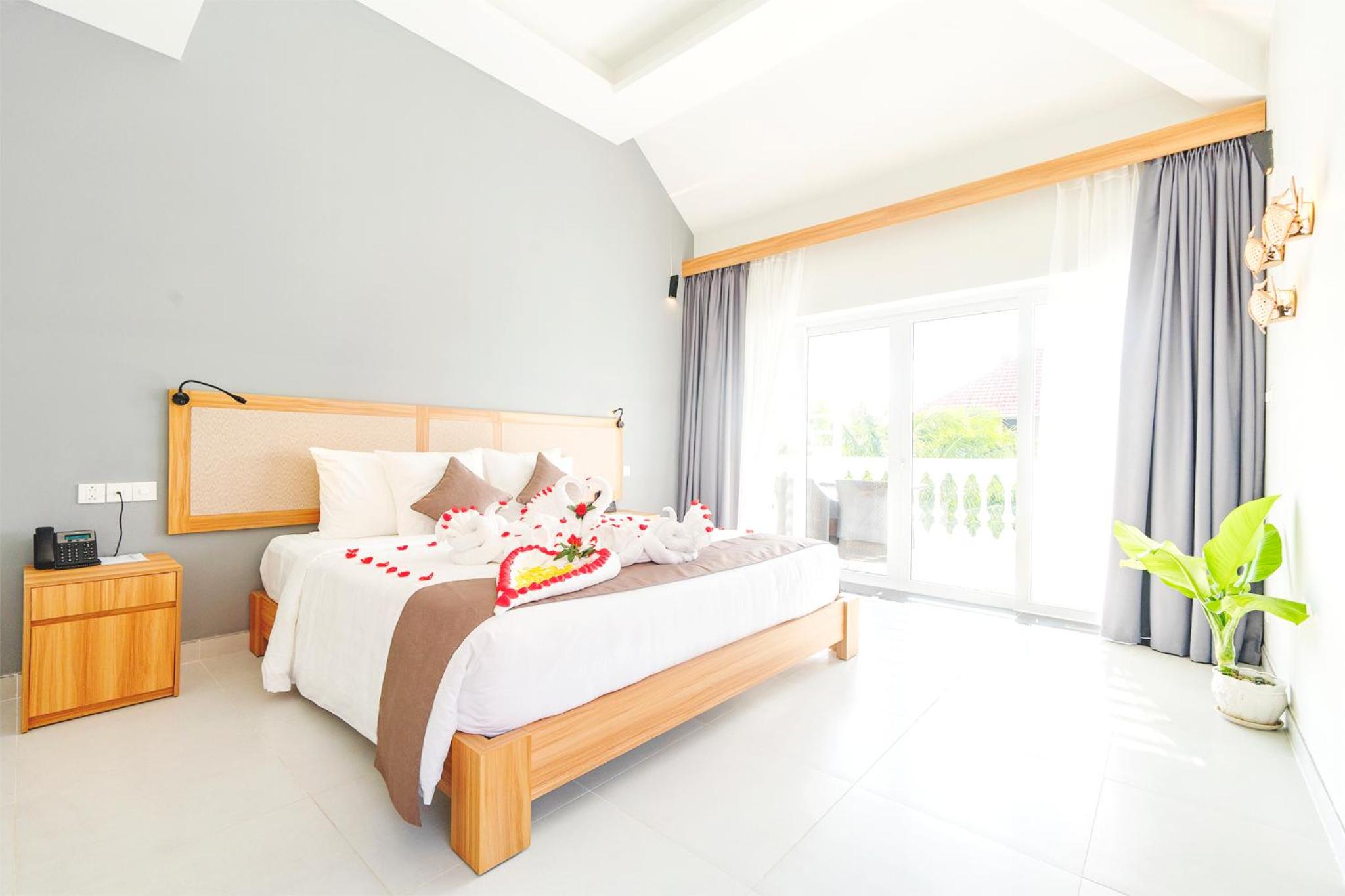 Pool View Villa - Photo 2