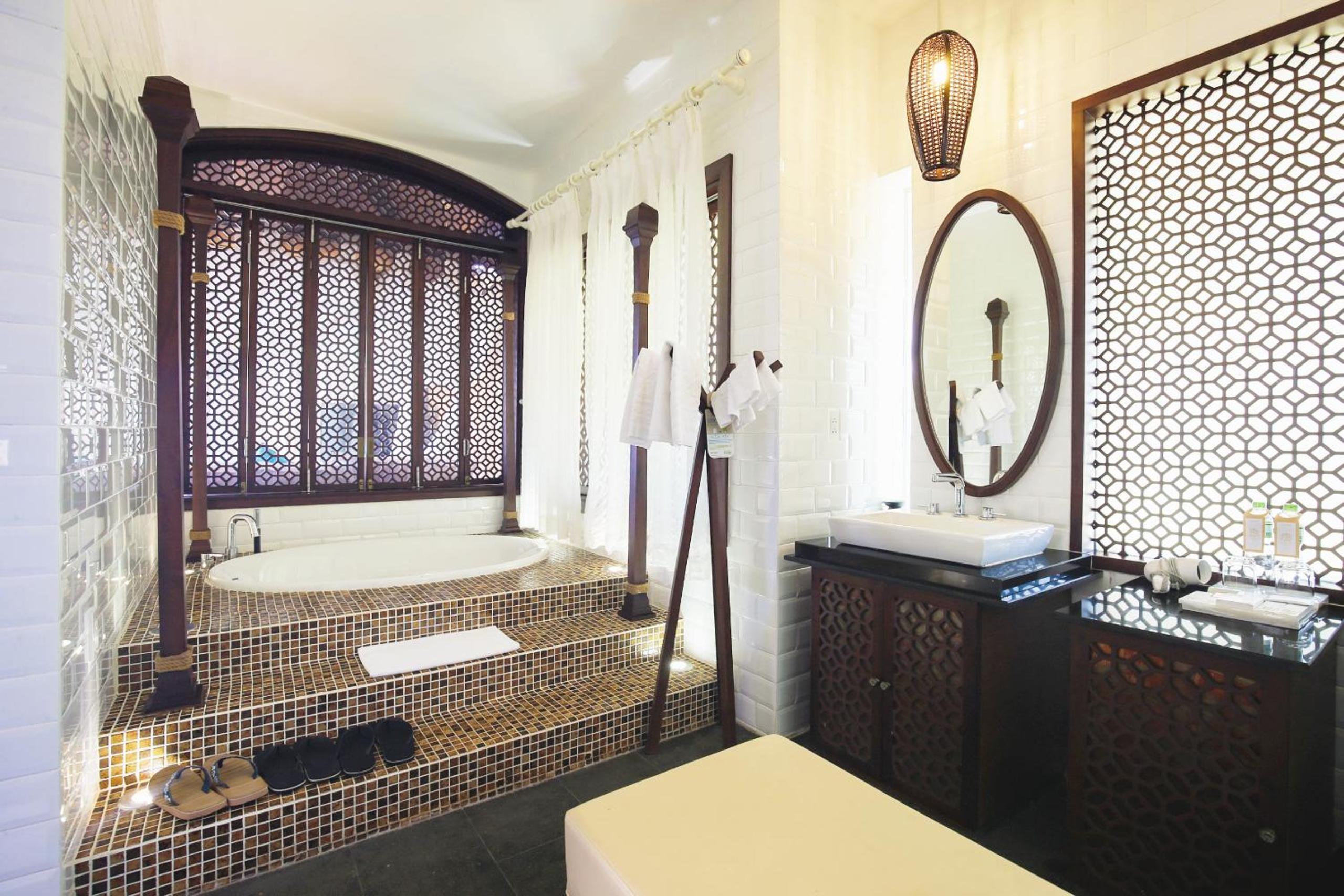 Beachfront Villa - Photo 9