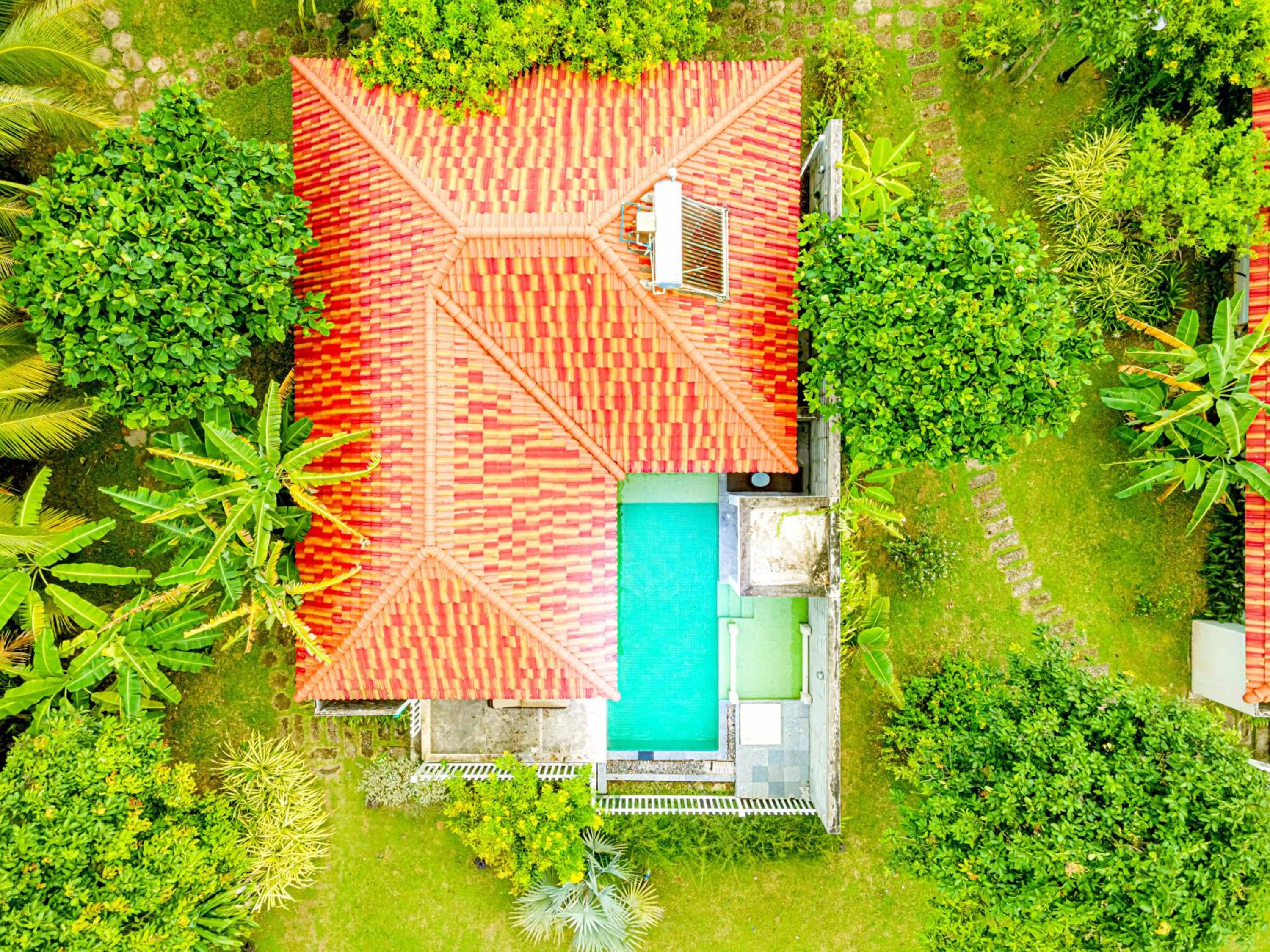 Beachfront Villa - Photo 3