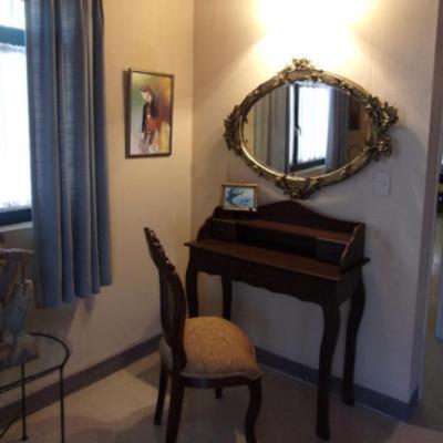 King Suite with Balcony photo 3