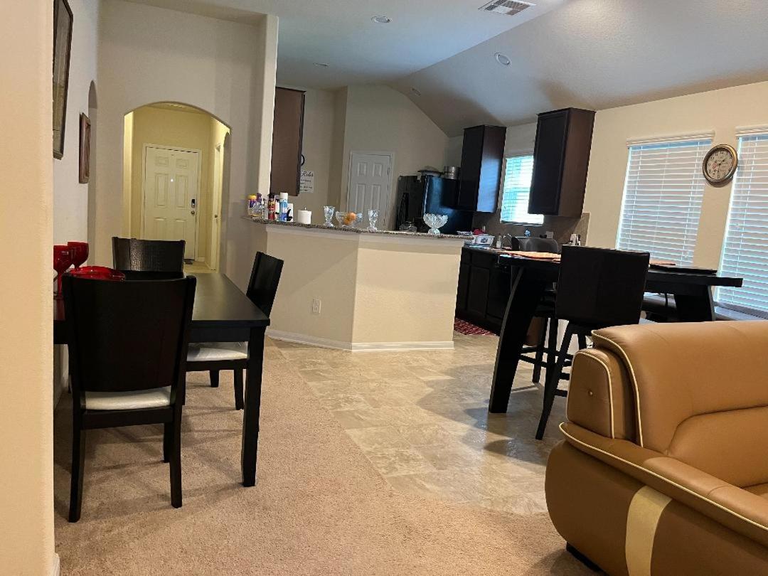Deluxe King Room photo 3