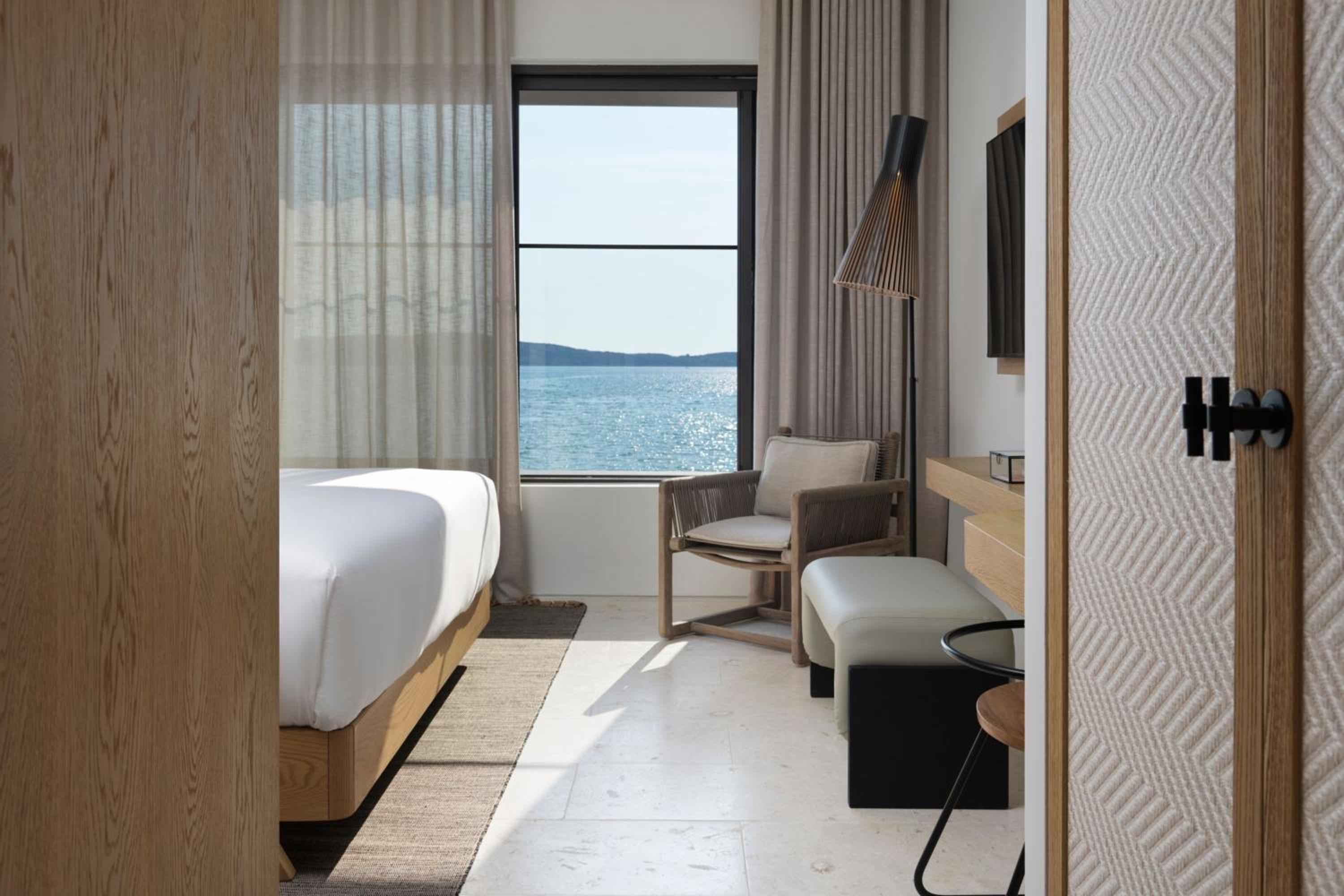 W Bayfront Infinity, 2 Bedroom Suite, Sea view, High floor - Photo 9