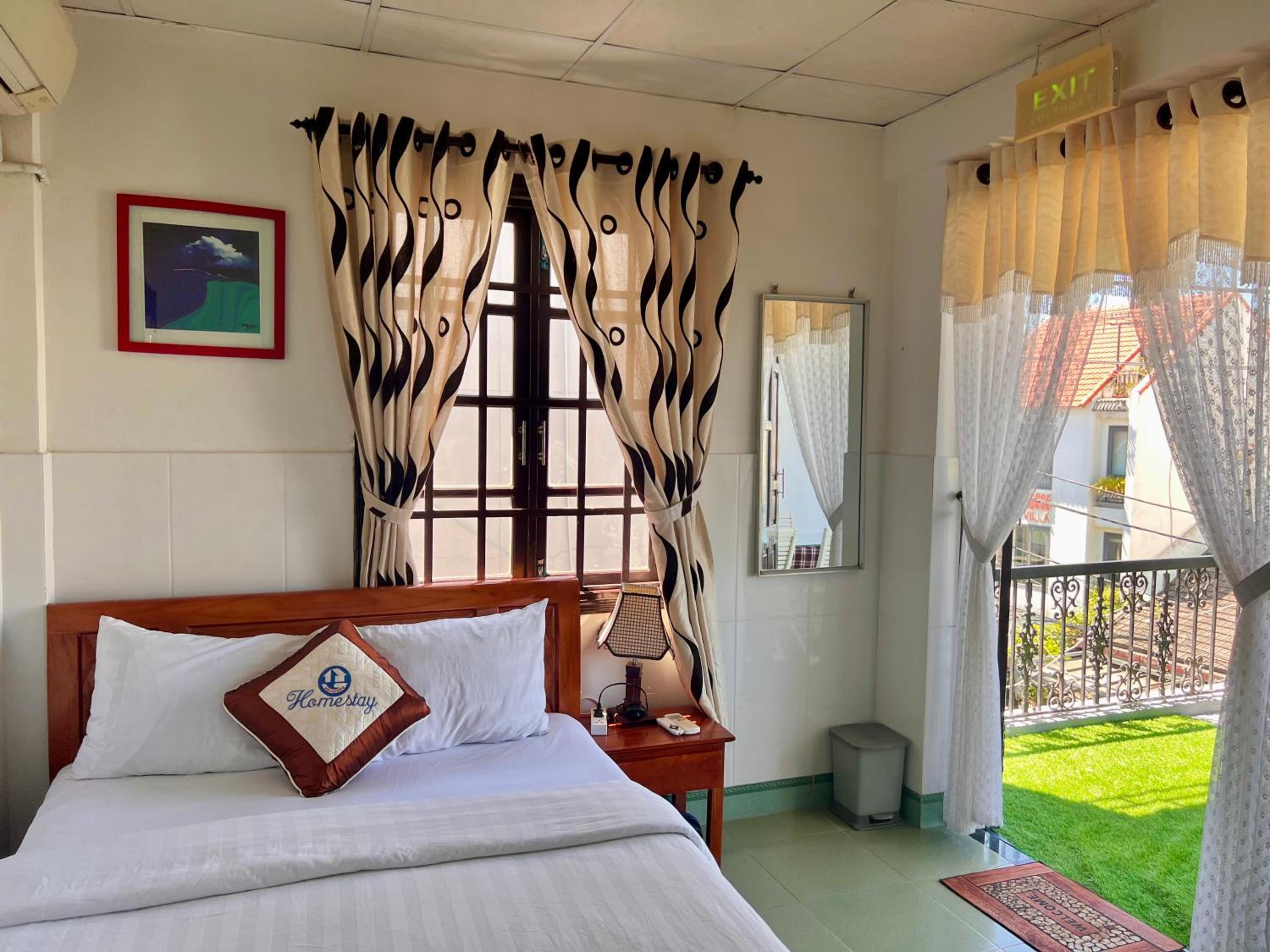 Double Room with Shared Toilet