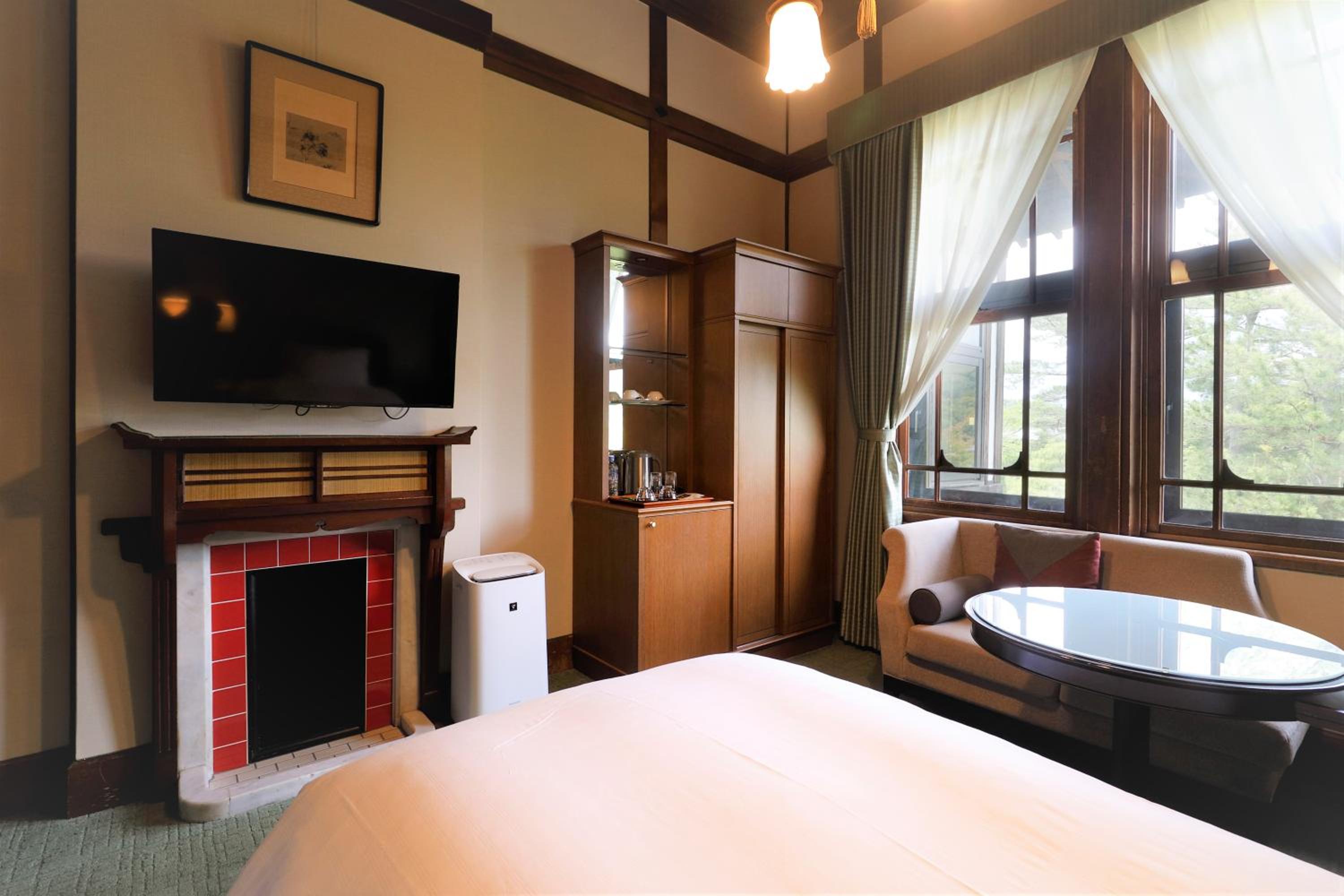 Standard Twin Room with Park View - Main Wing - Non-Smoking (25.5sqm)