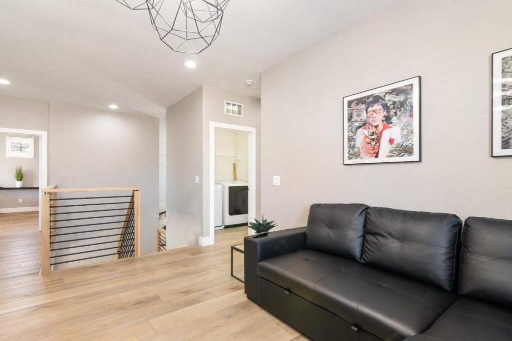 Five-Bedroom House photo 1