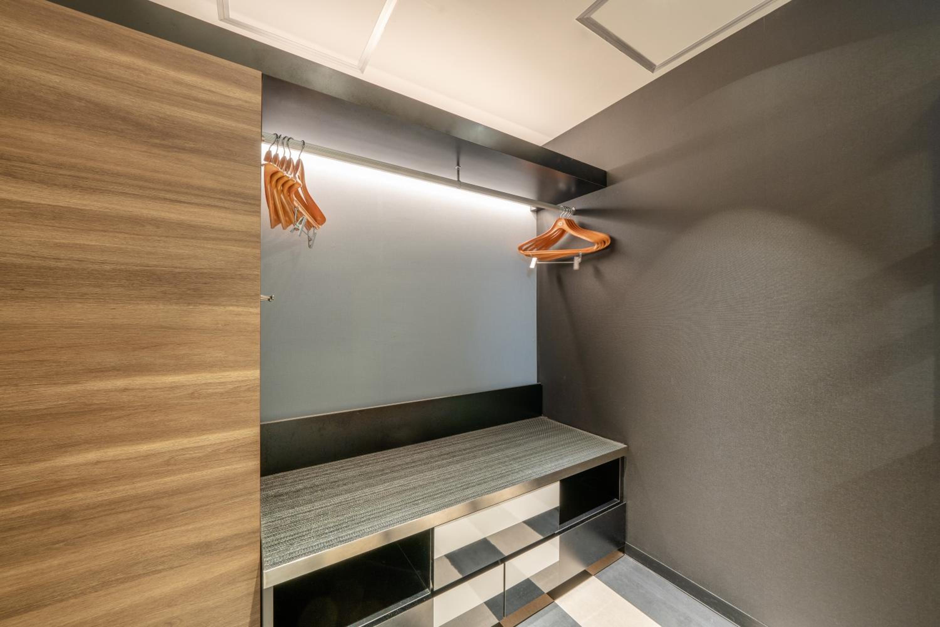 Deluxe Quadruple Room - Non-Smoking - Photo 11