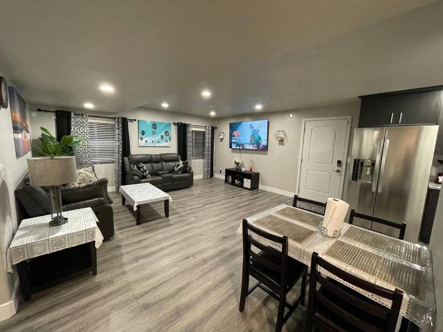 Two-Bedroom Apartment photo 2