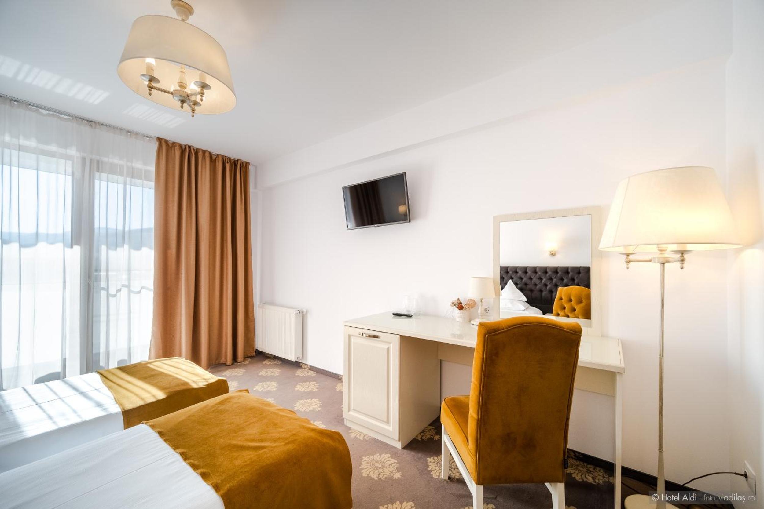 Double or Twin Room photo 3