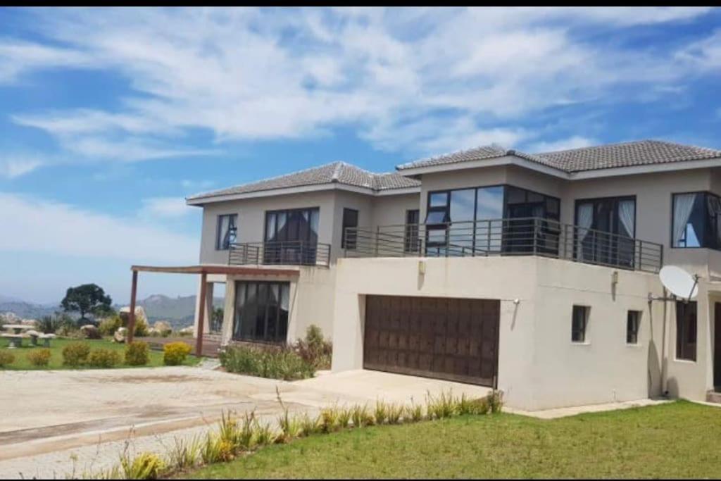 Villa photo 1