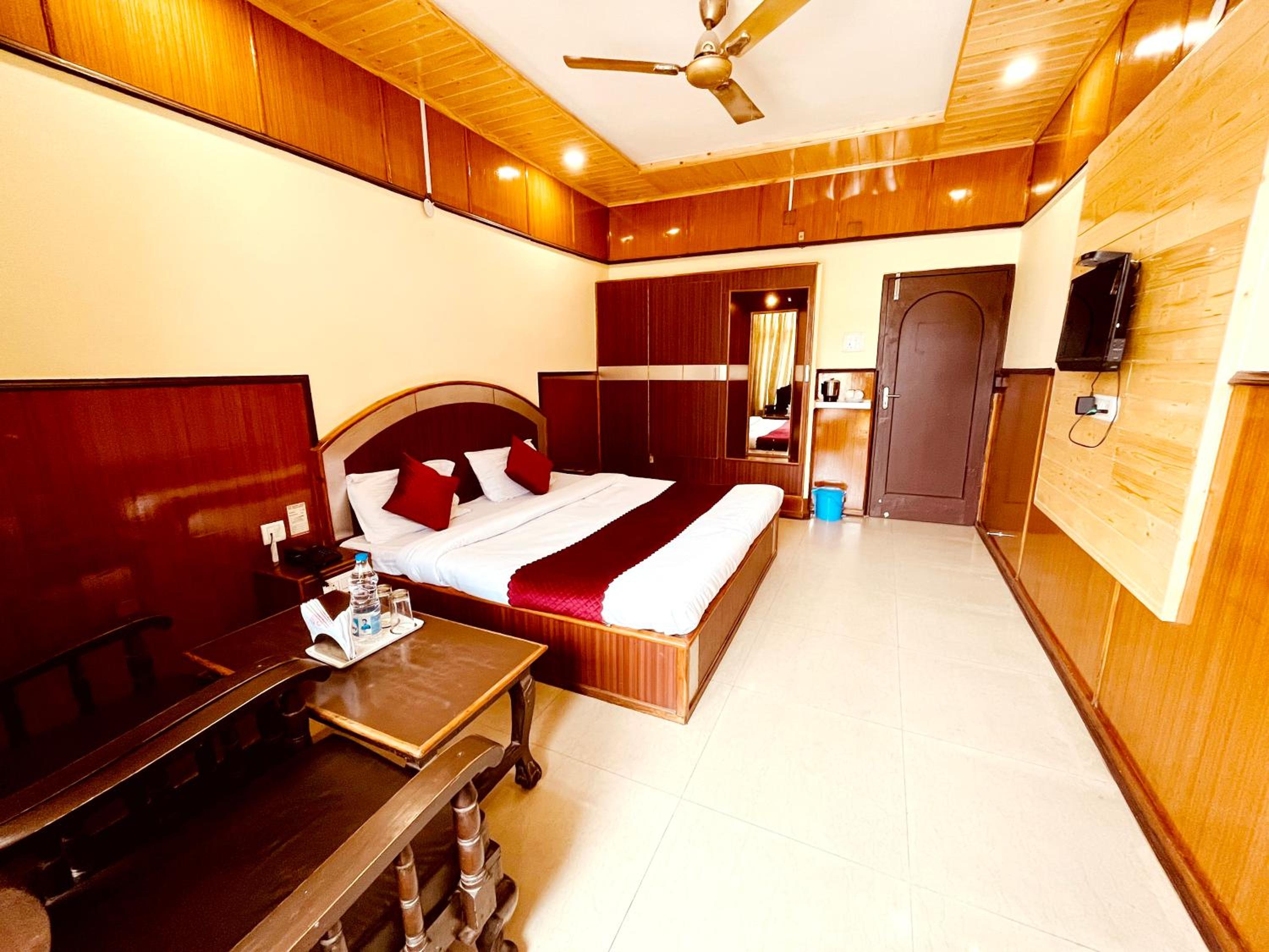 Deluxe Room - Photo 1