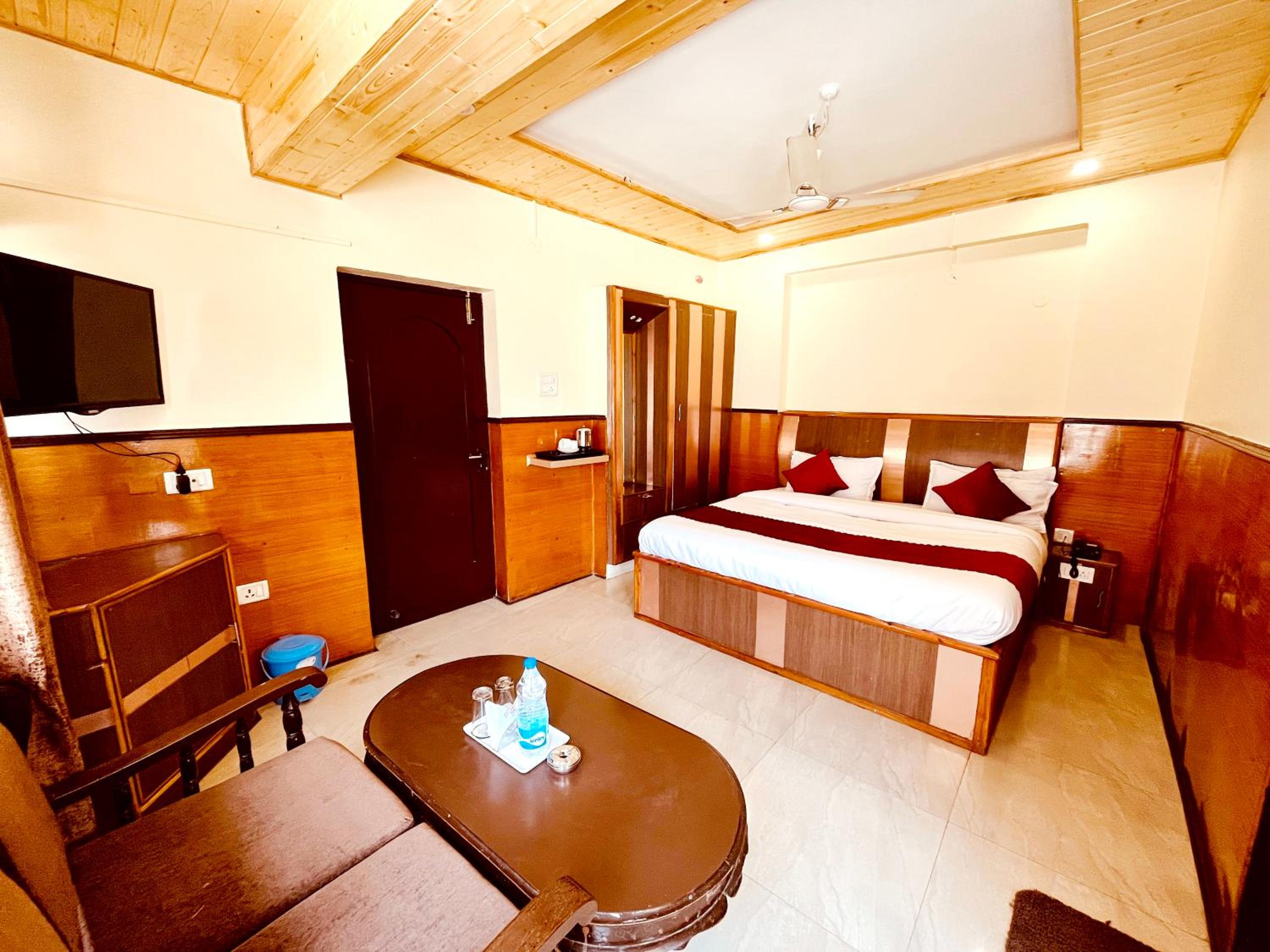 Deluxe Room - Photo 7