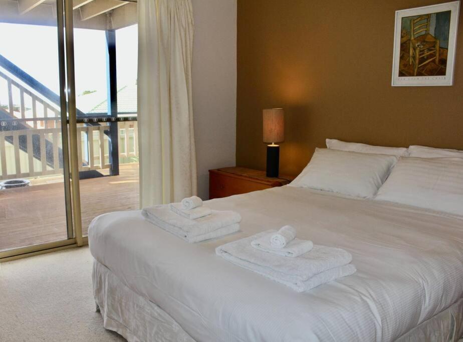 Four-Bedroom House photo 1