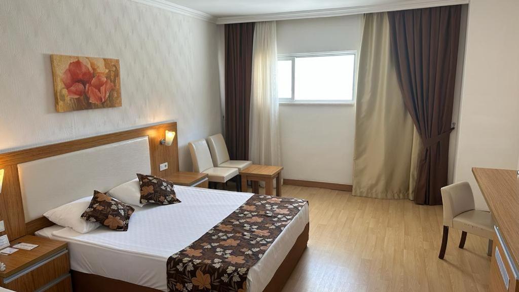 Budget Double Room photo 3