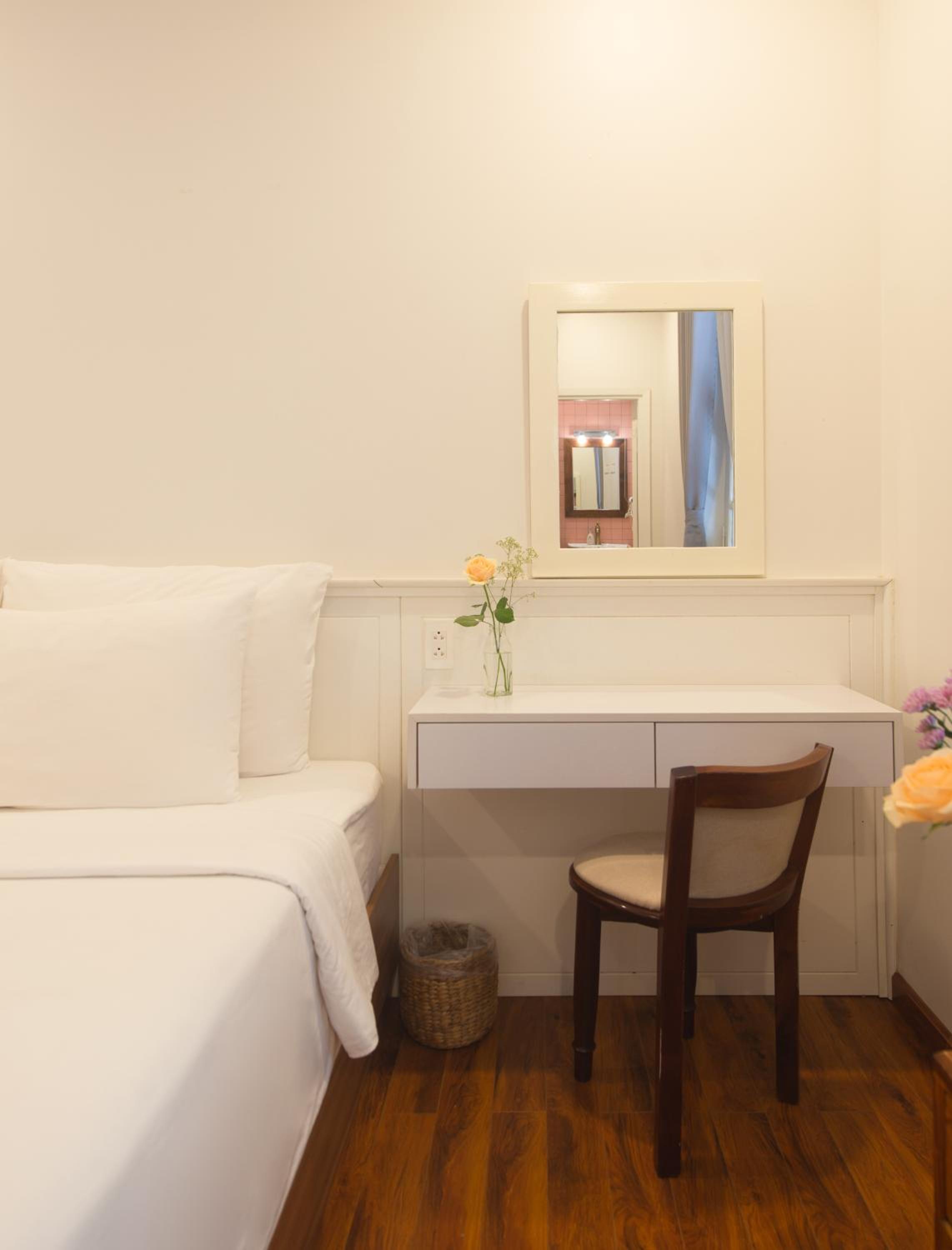 Standard Double Room - Photo 40