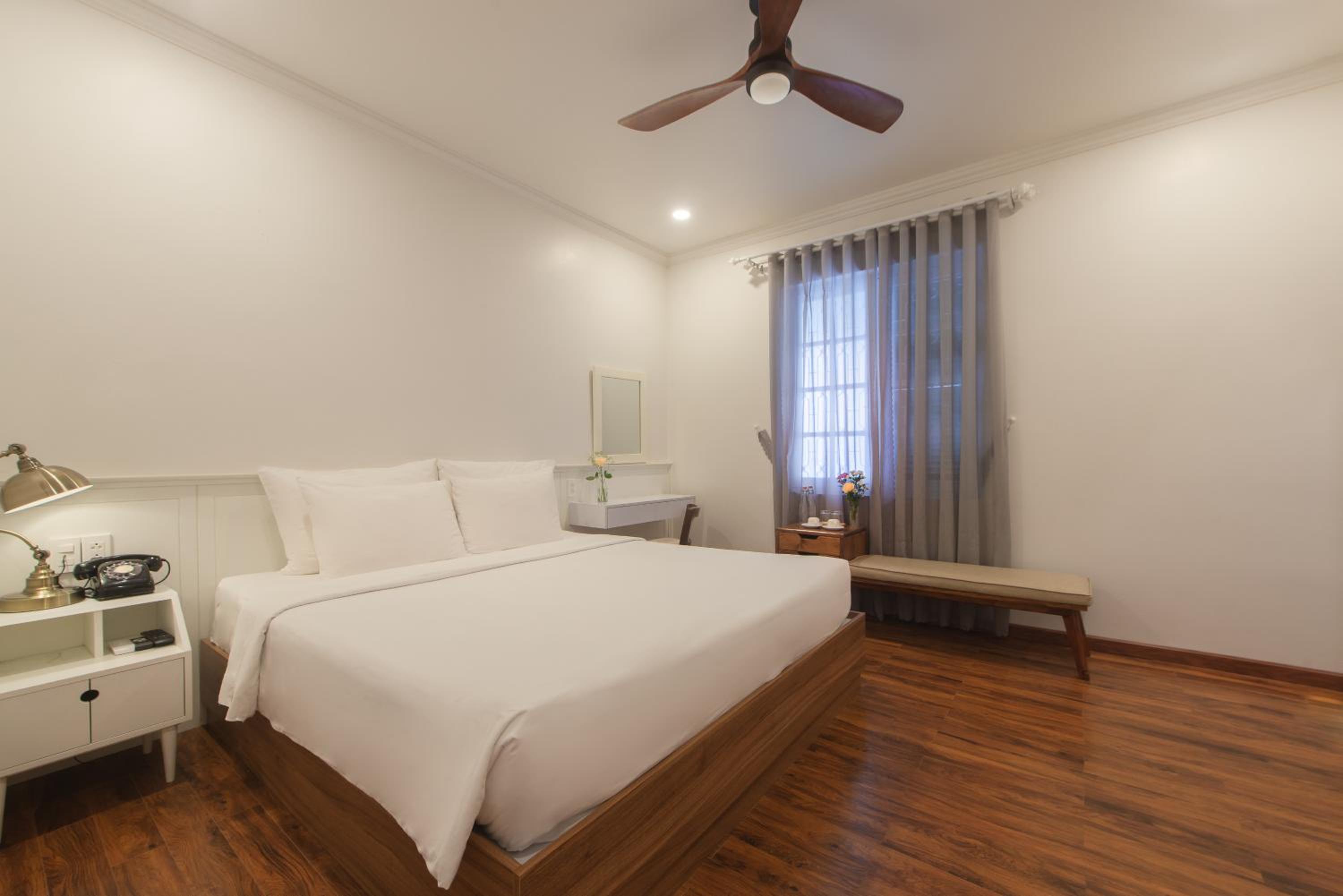 Standard Double Room - Photo 12