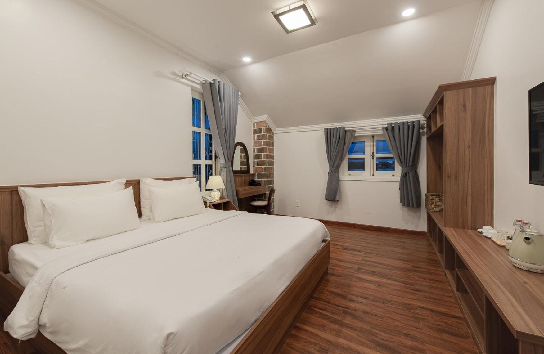 Standard Double Room - Photo 30