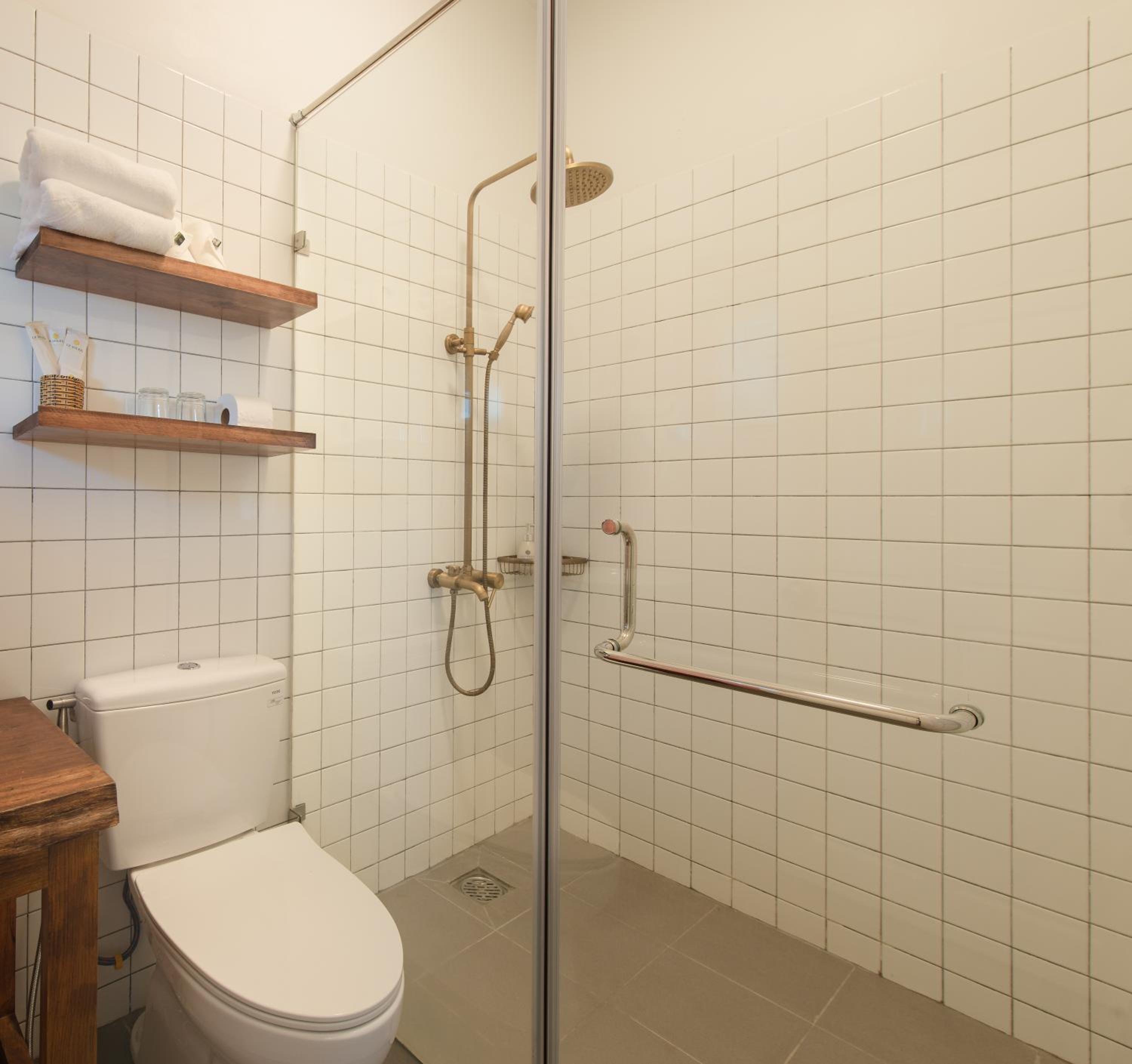 Standard Double Room - Photo 31