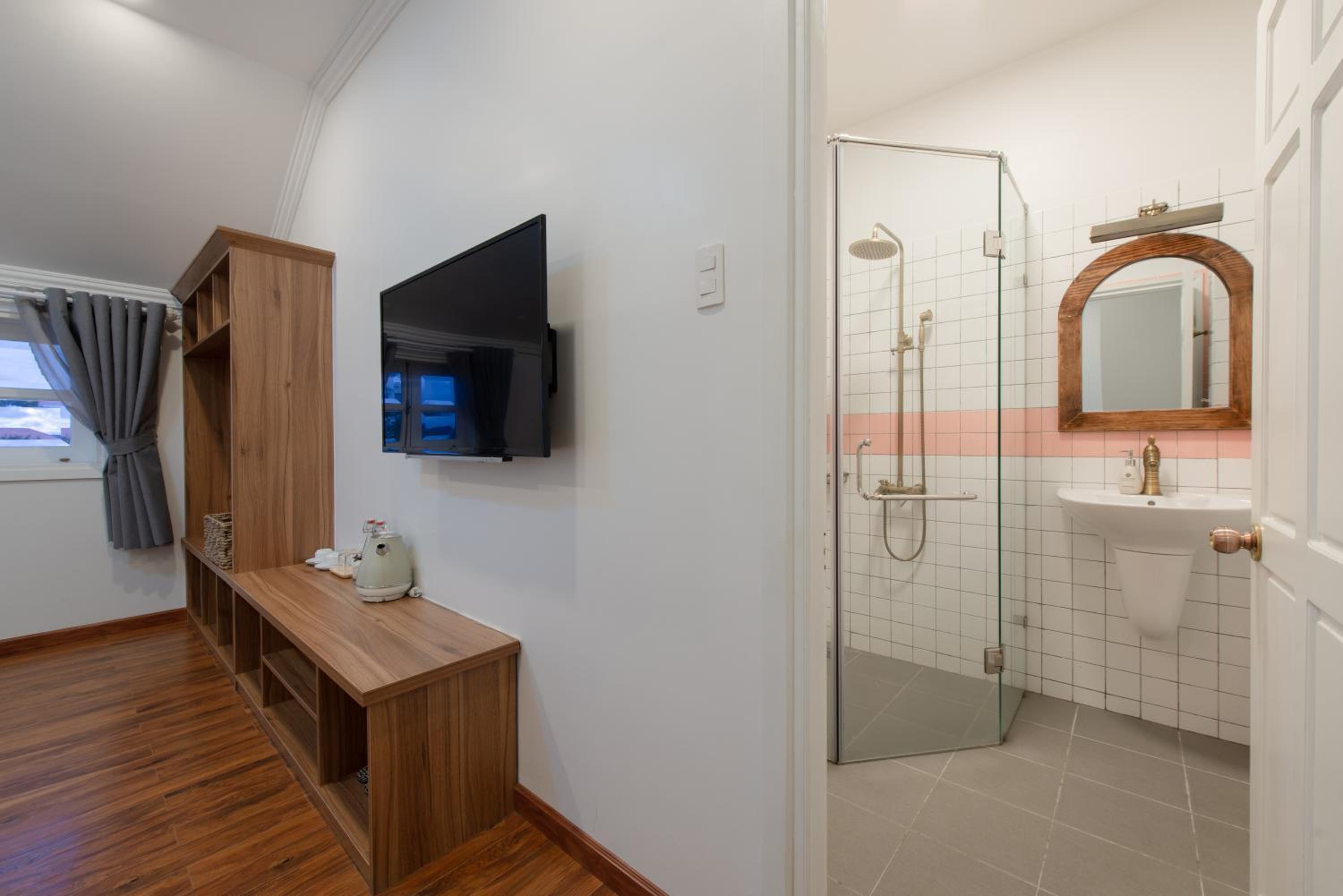 Standard Double Room - Photo 36