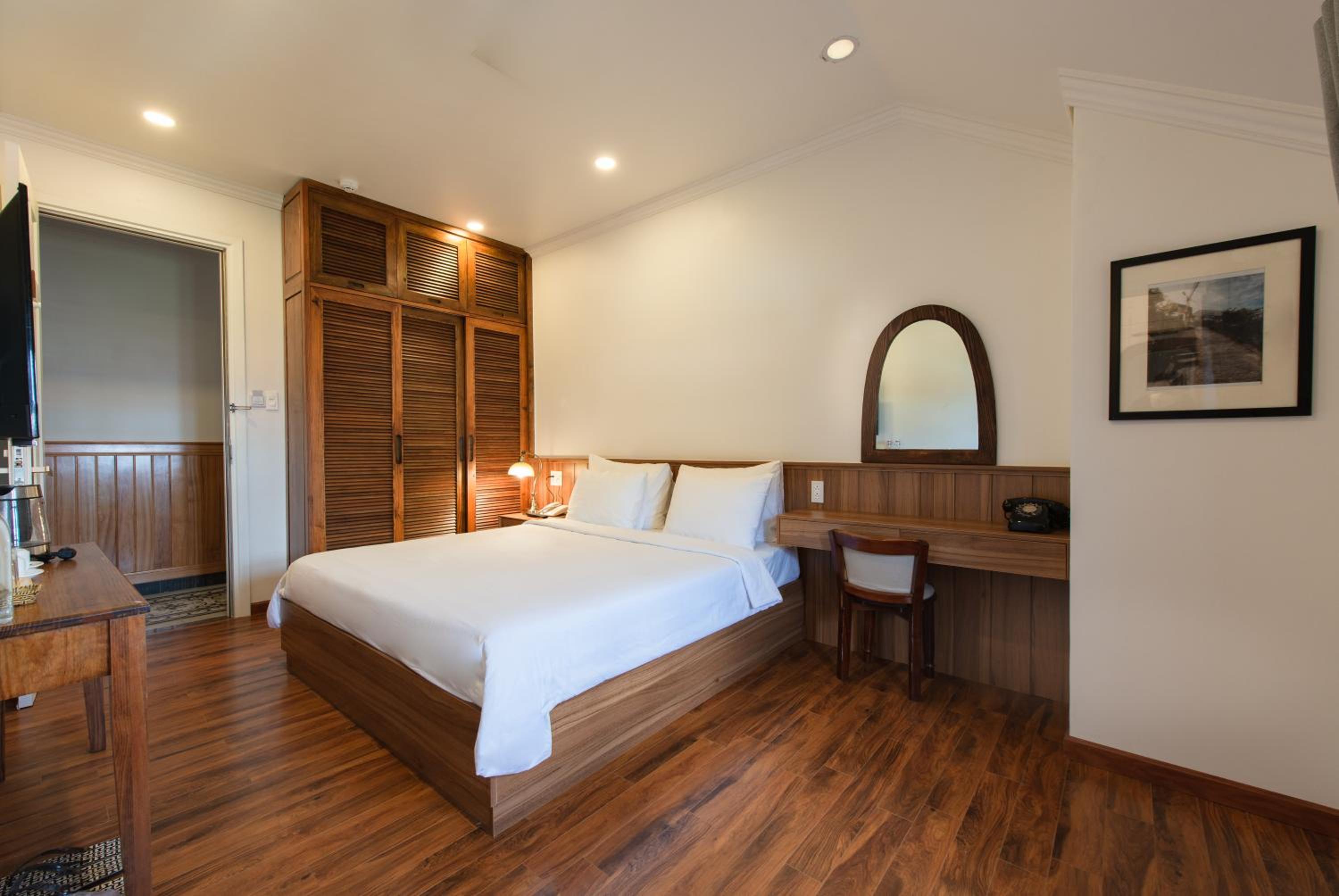 Standard Double Room - Photo 35