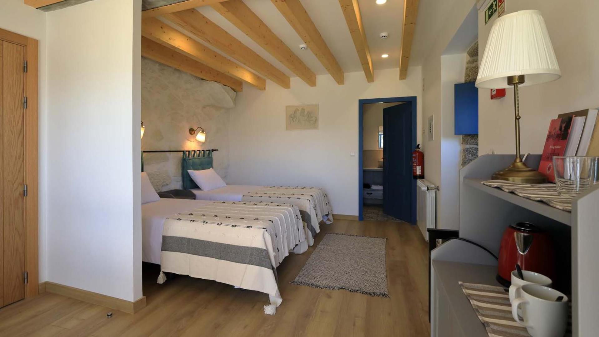 Deluxe Double or Twin Room with Mountain View - Photo 4