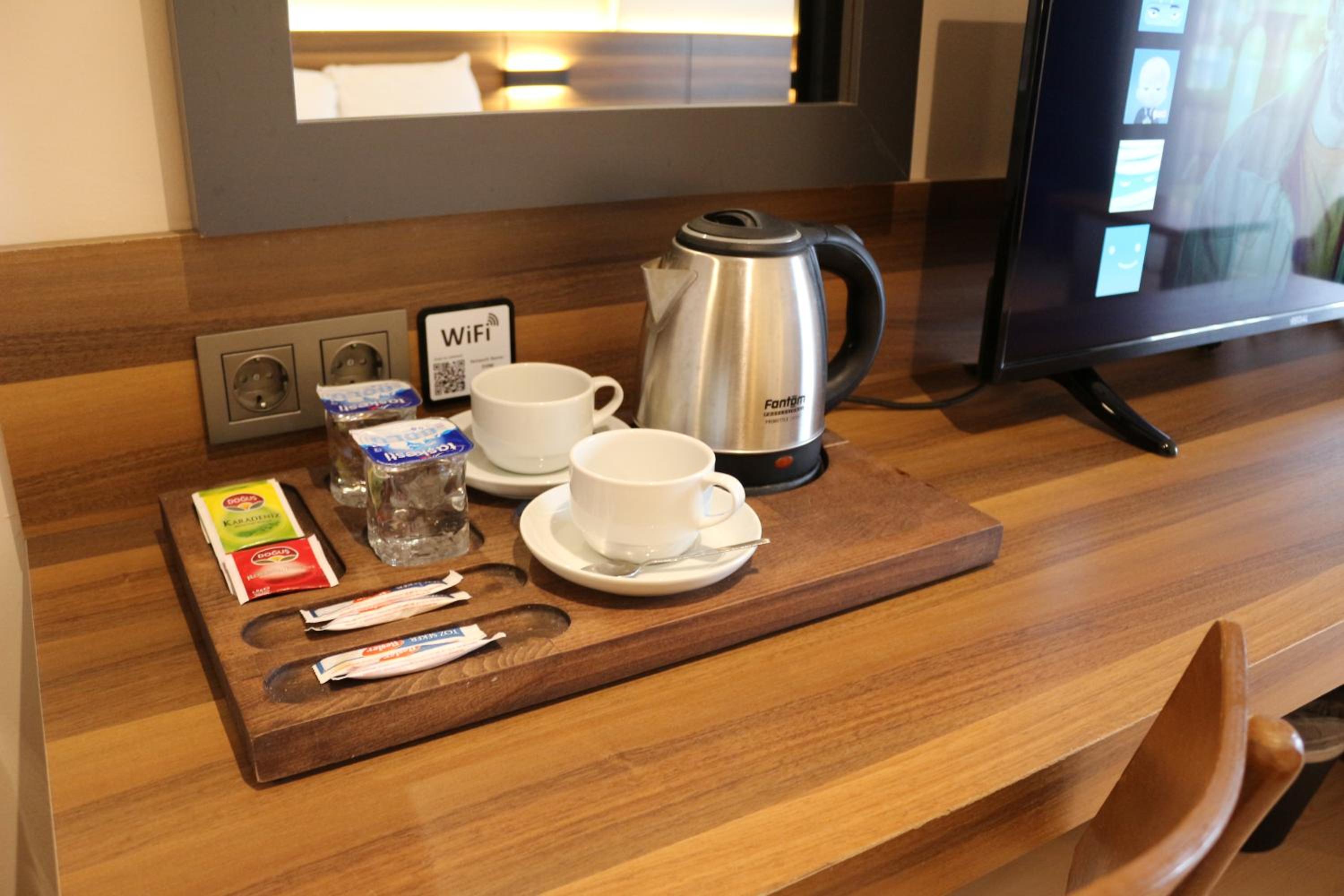 Large Double Room - Photo 4
