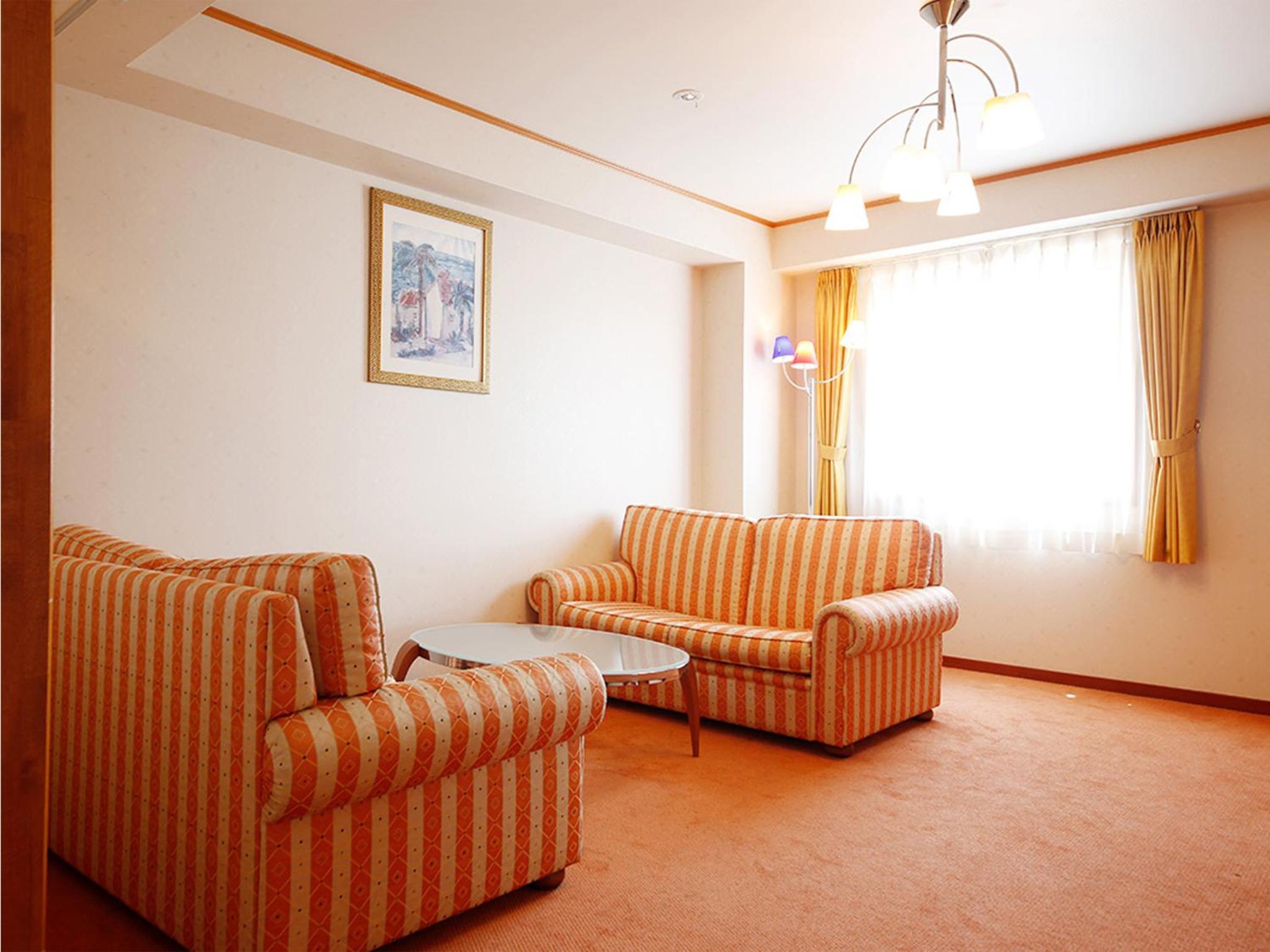 Junior Suite - Non-Smoking - Photo 2