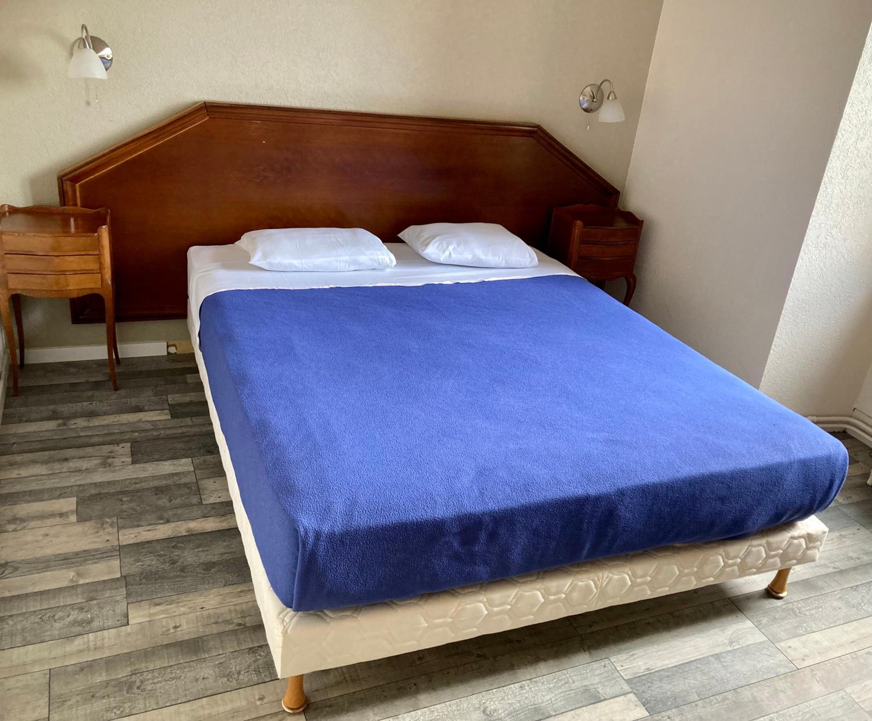 Double Room - Photo 13