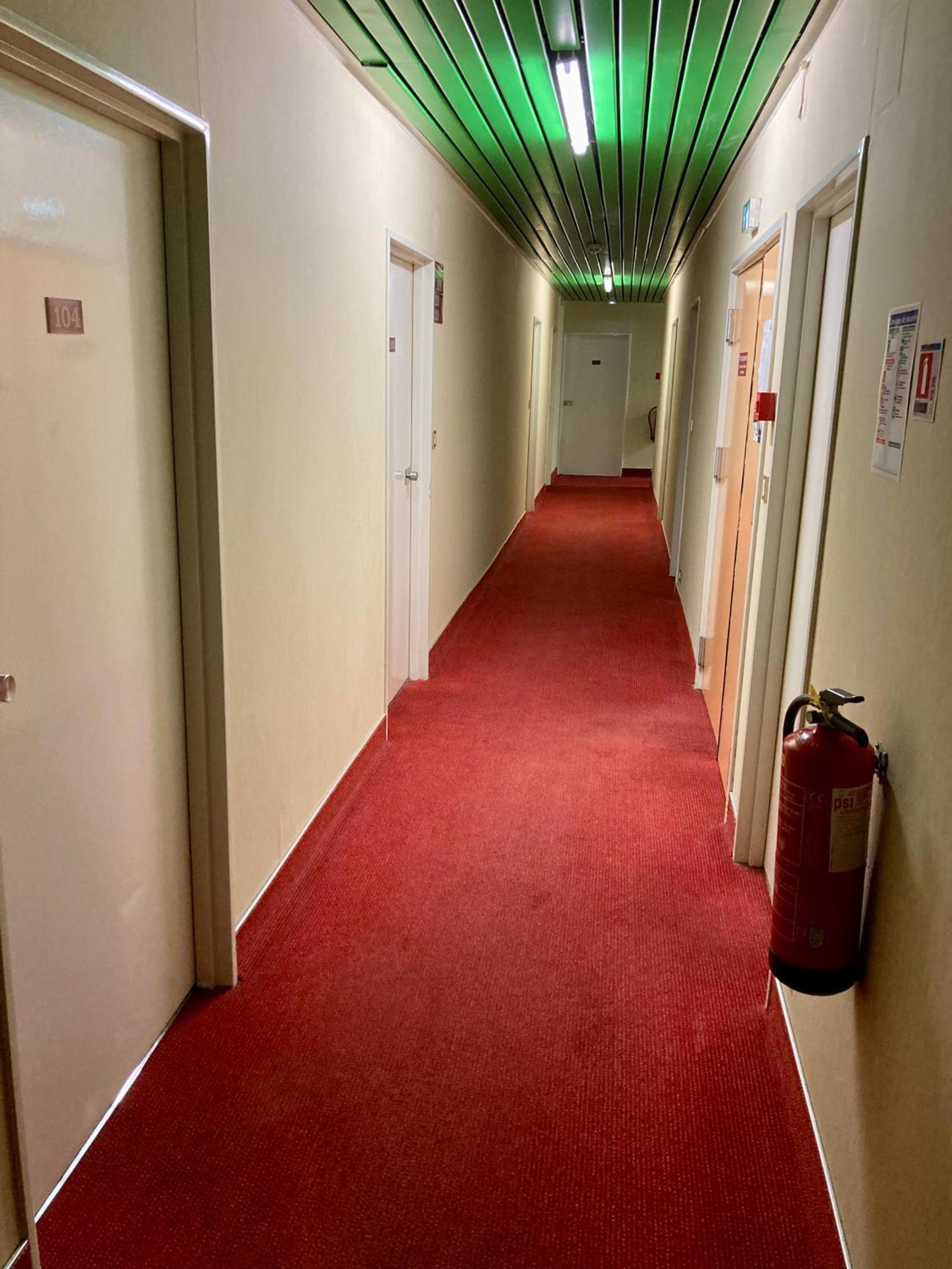Double Room - Photo 11