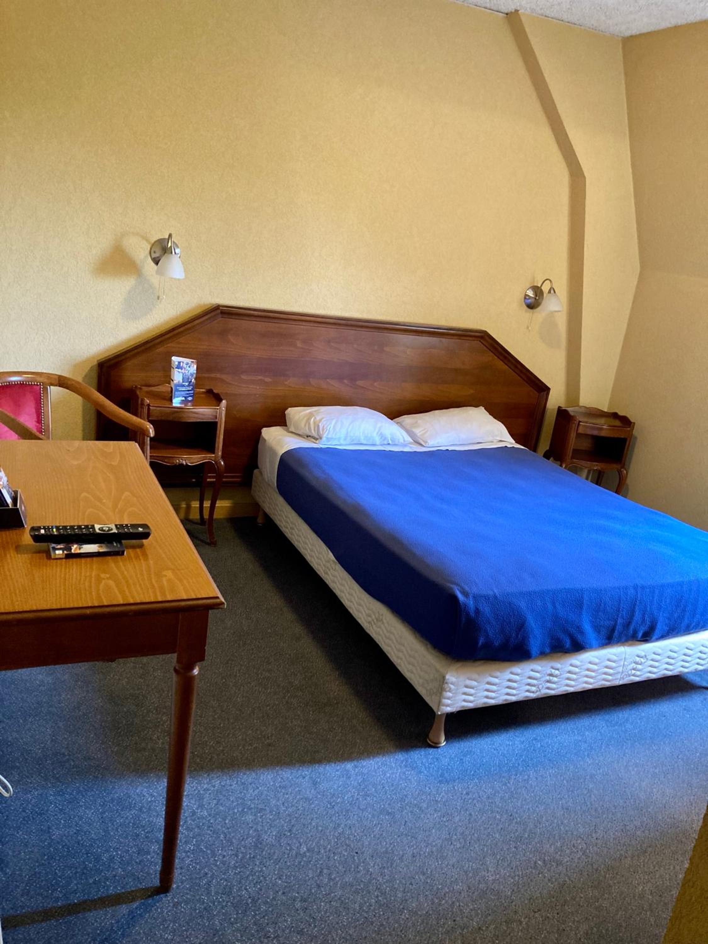 Double Room - Photo 10