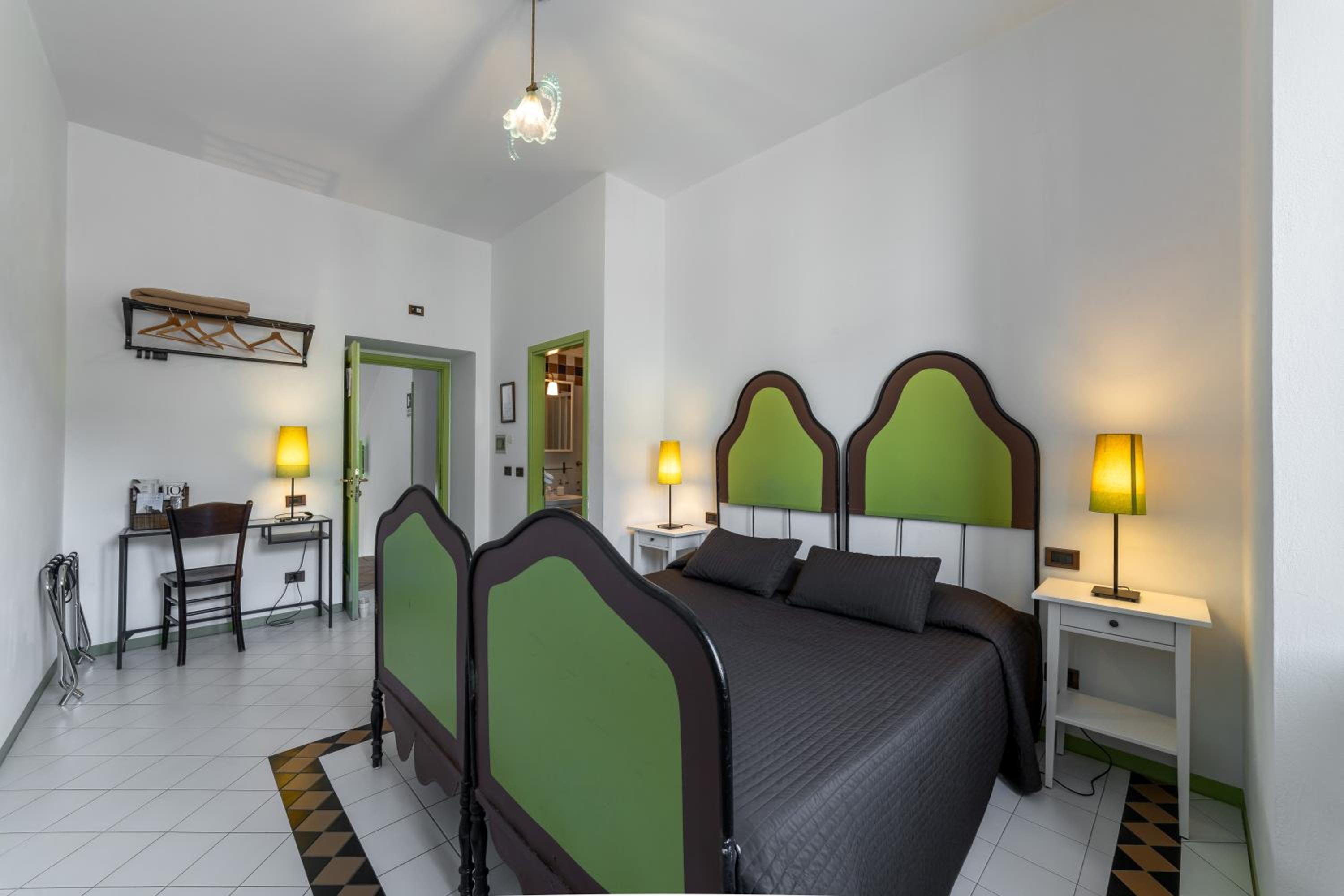 Double or Twin Room with View - Photo 2