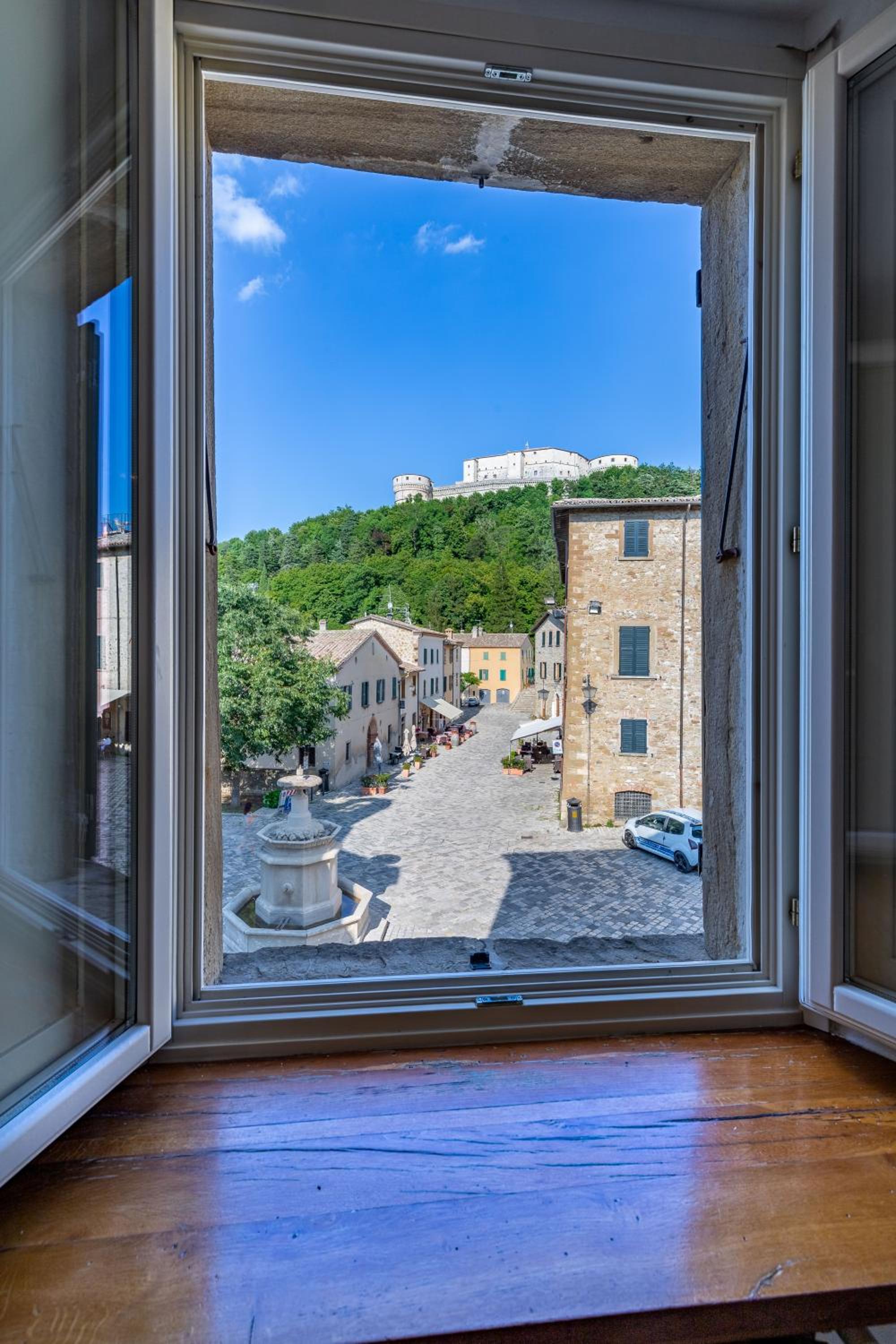 Double or Twin Room with View - Photo 1