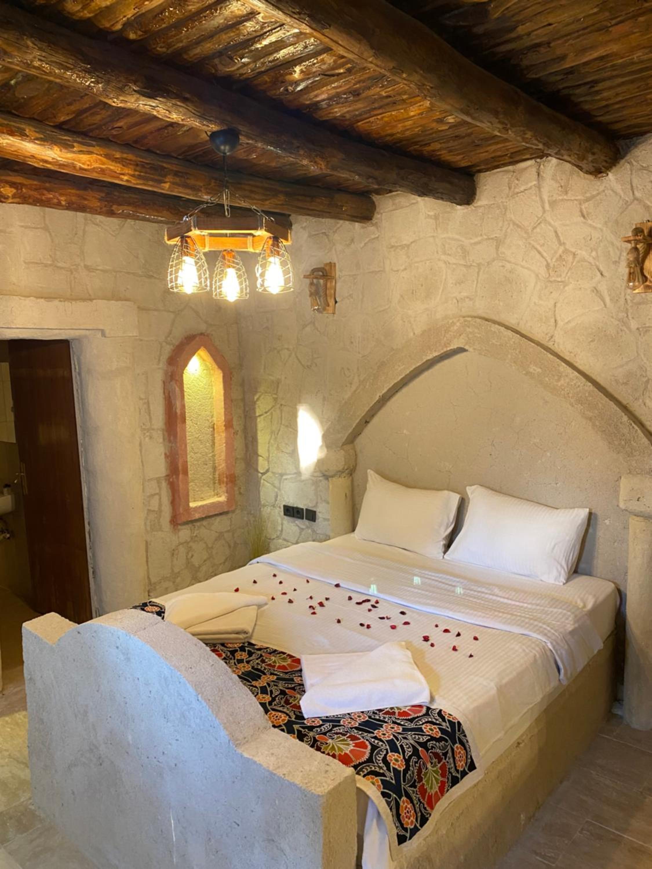 Double Room with Garden View - Photo 3