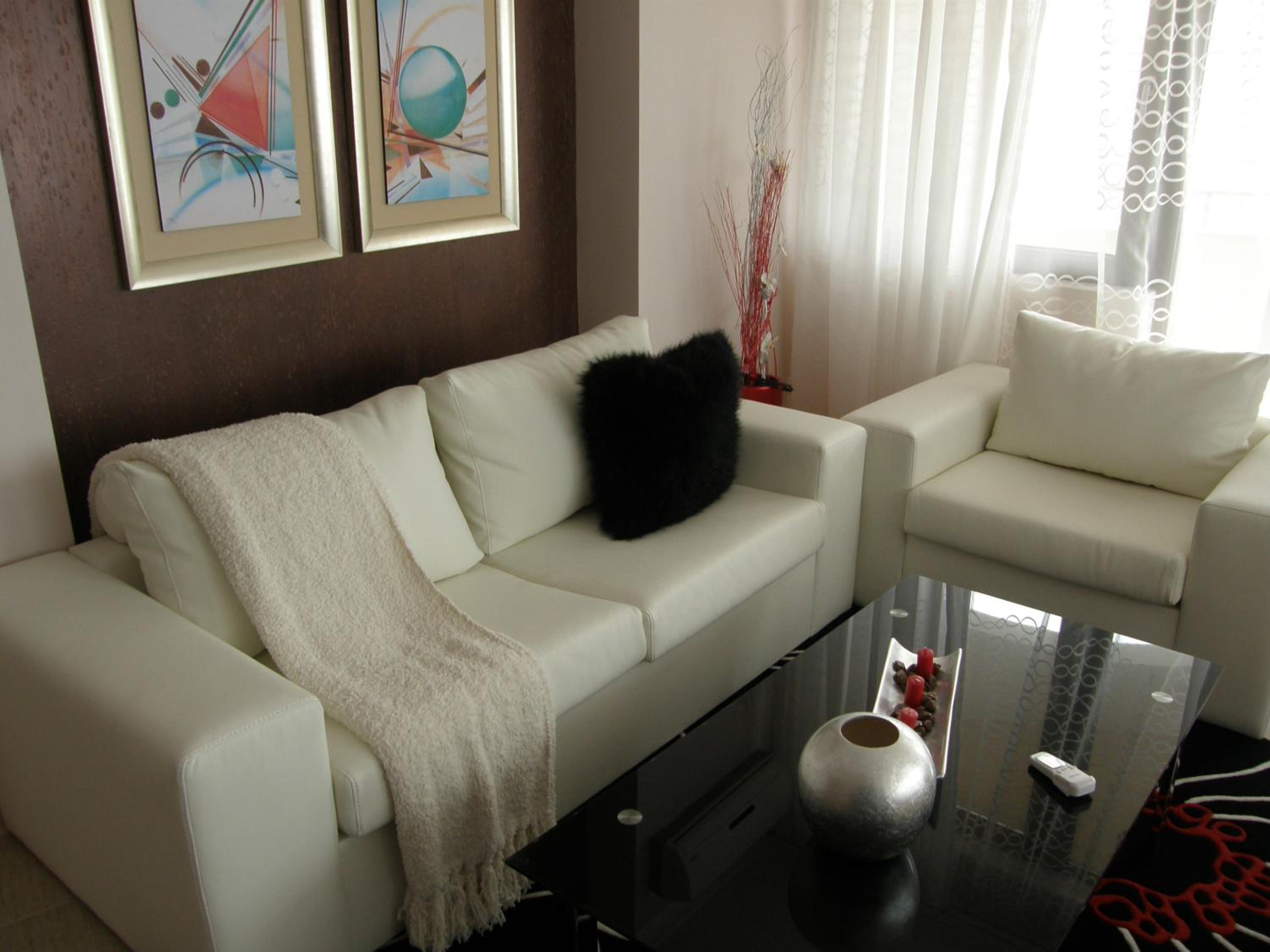One-Bedroom Apartment (2 Adults + 2 Children) - Free Parking photo 2