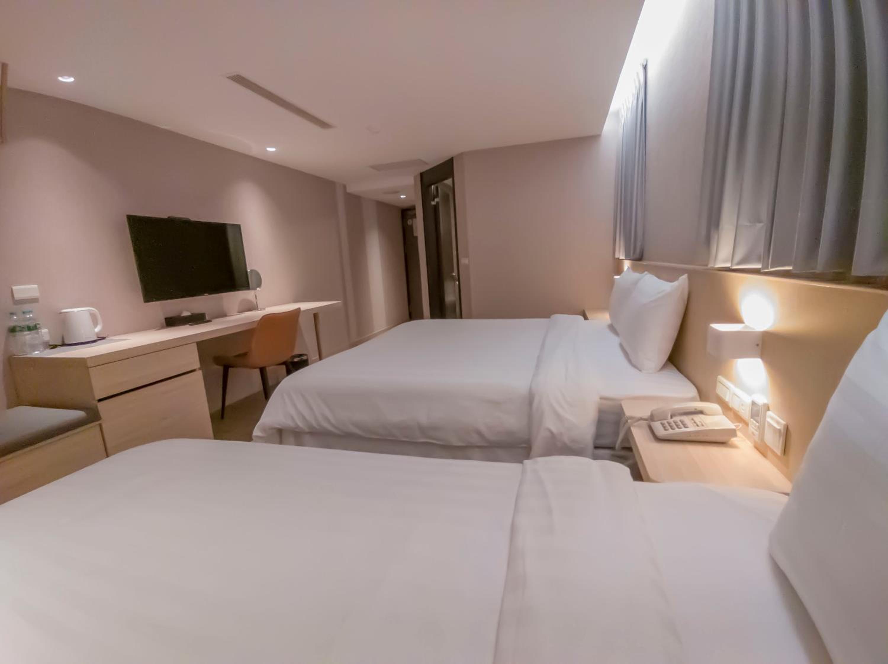 Standard Triple Room photo 2