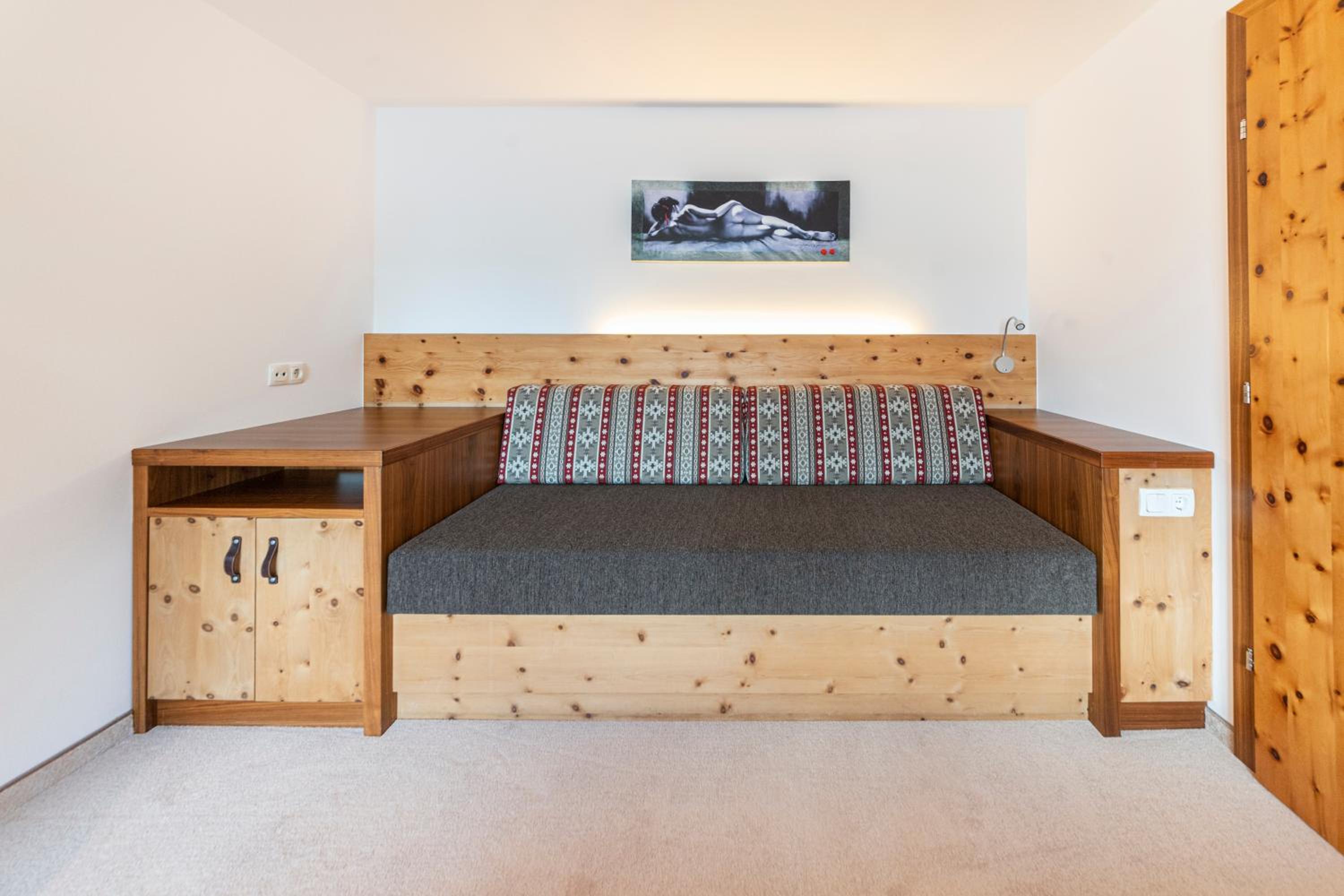 One-Bedroom Apartment - Top 3 photo 1
