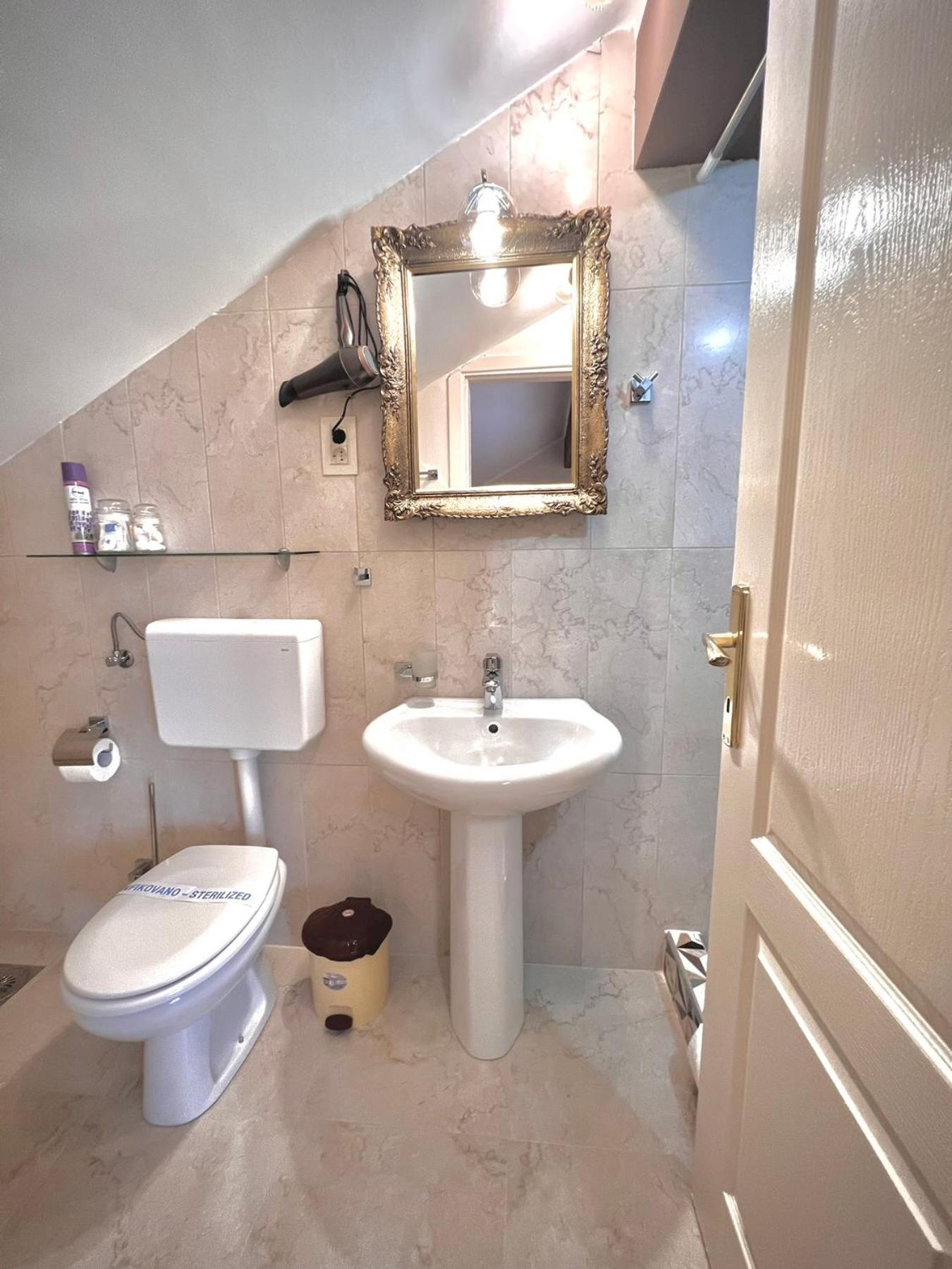 Standard Triple Room photo 2