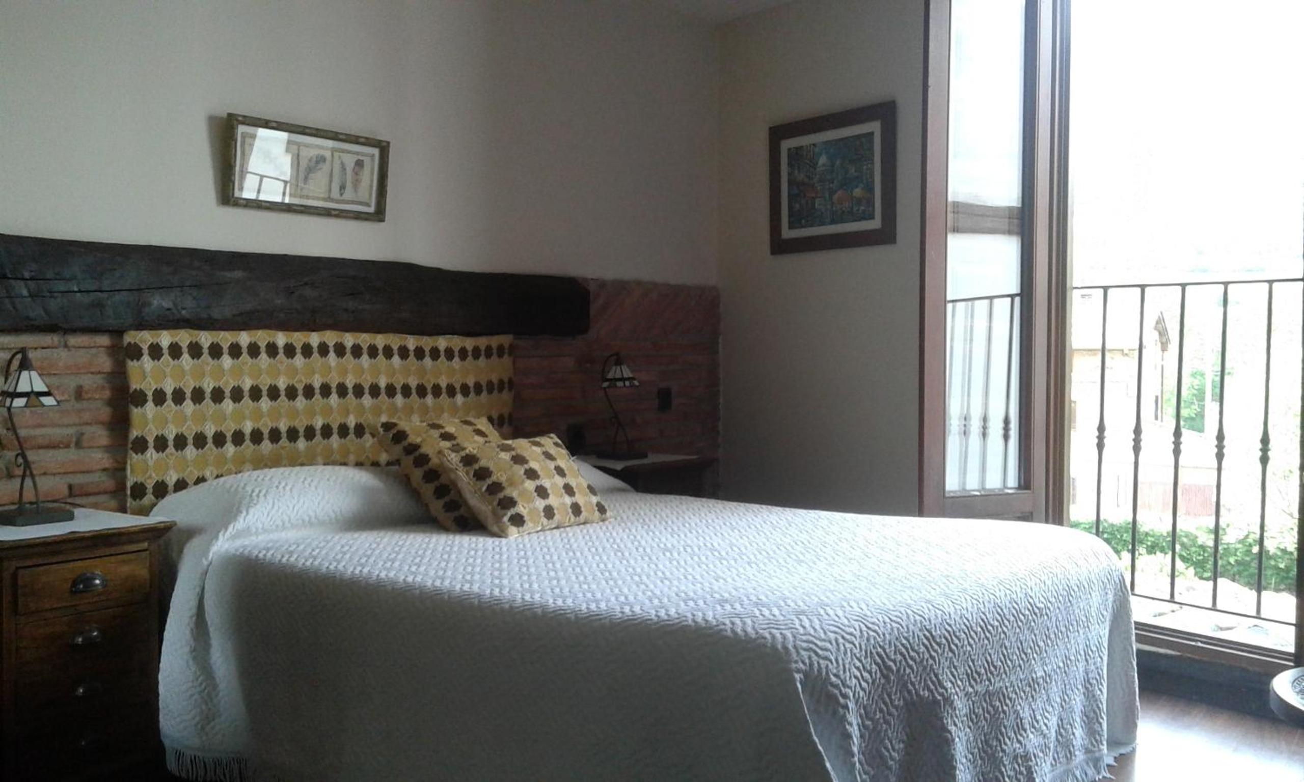 Double Room - Photo 7