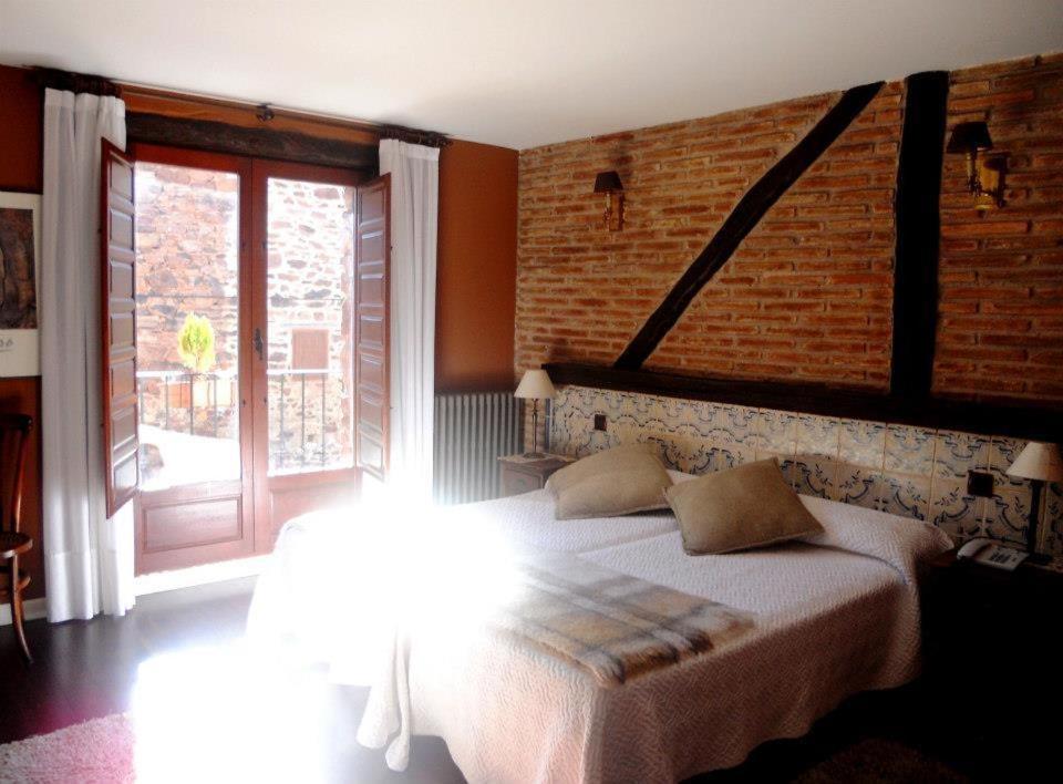 Double Room - Photo 6